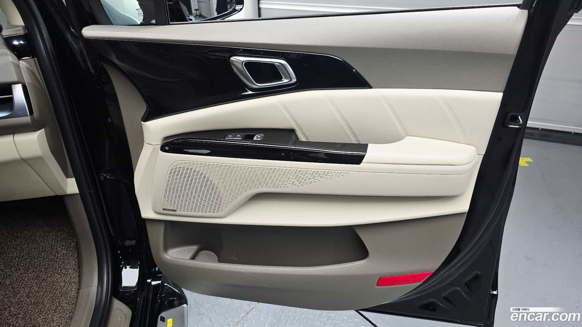 Canival Kia 2021.1-INNER-035