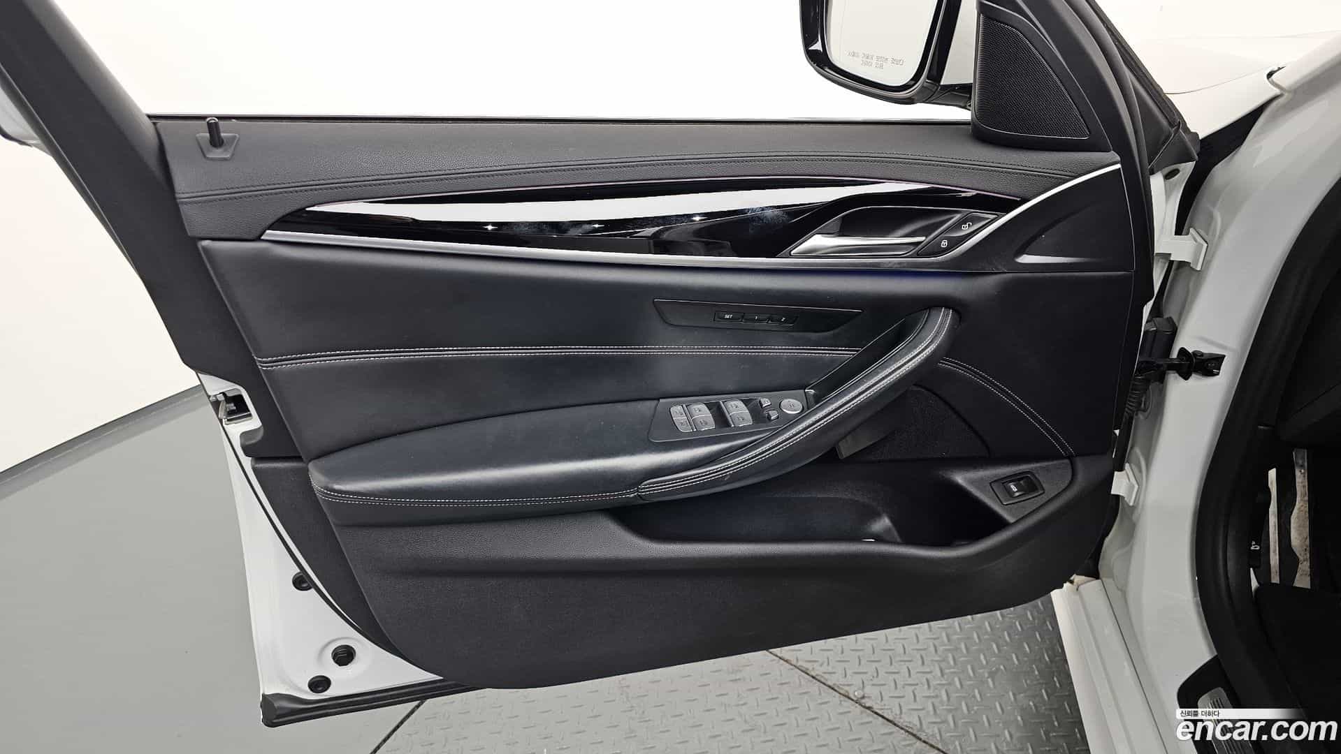 5-Series BMW 2020.4-INNER-034