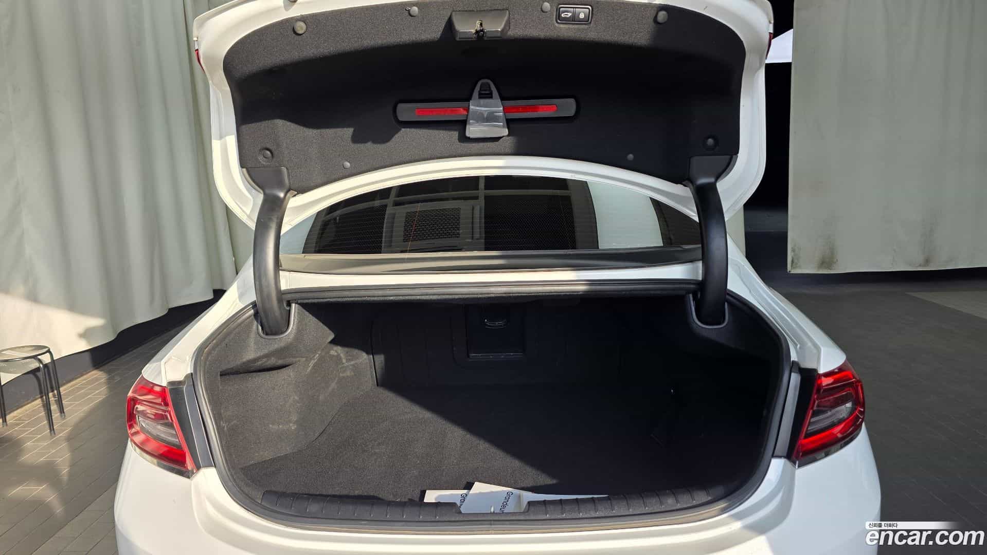 Grandeur Hyundai 2019.5-OPTION-024