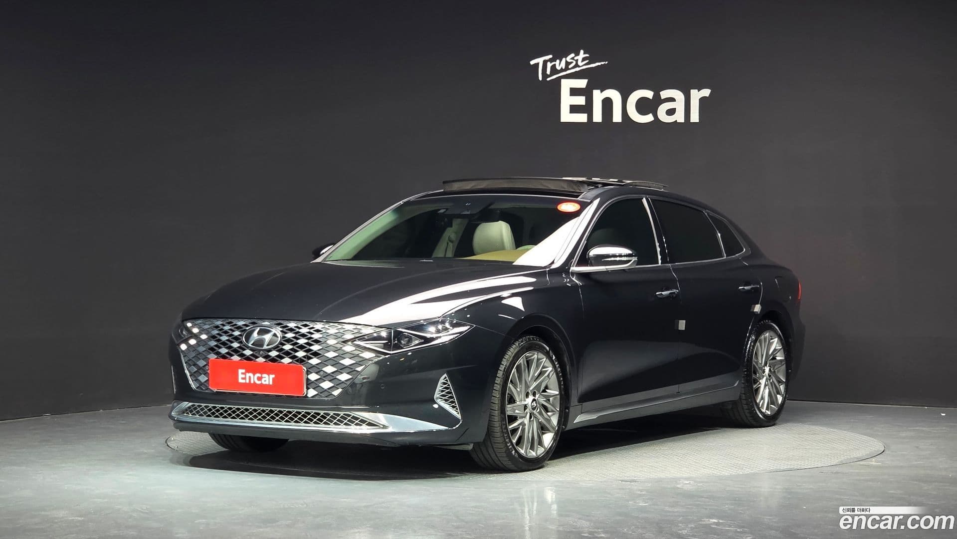 Main__Slider__Photo:Grandeur Hyundai 2020.4-0