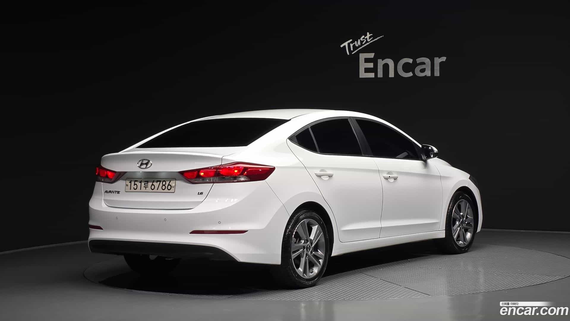 AVANTE Hyundai 2018.8-OUTER-002