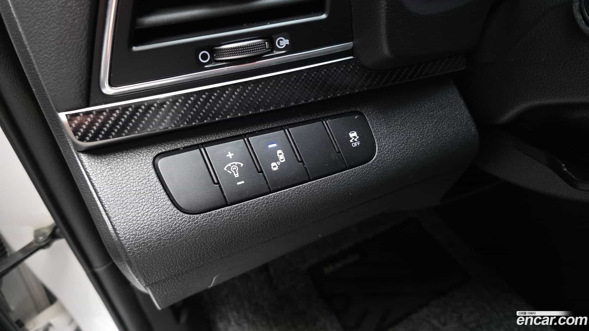AVANTE Hyundai 2018.8-OPTION-020