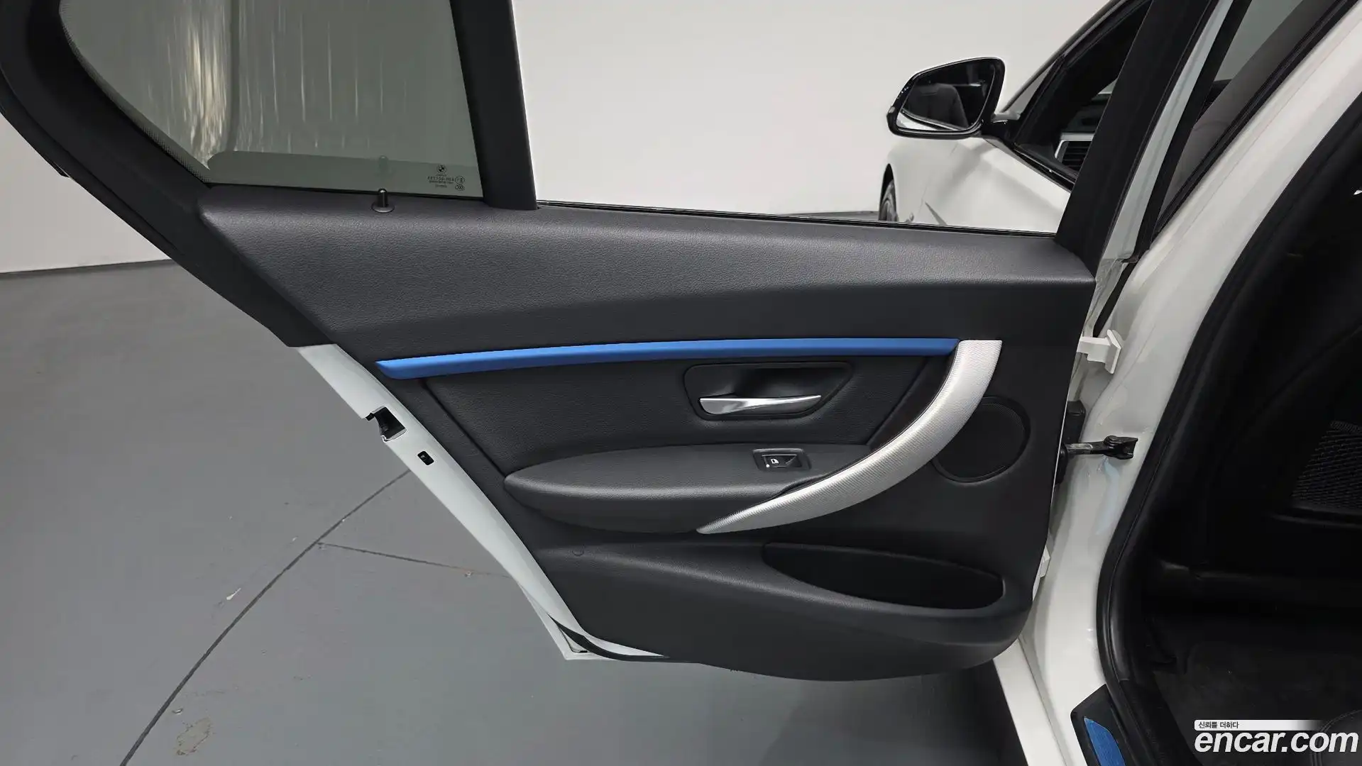 3-Series BMW 2016.5-INNER-035