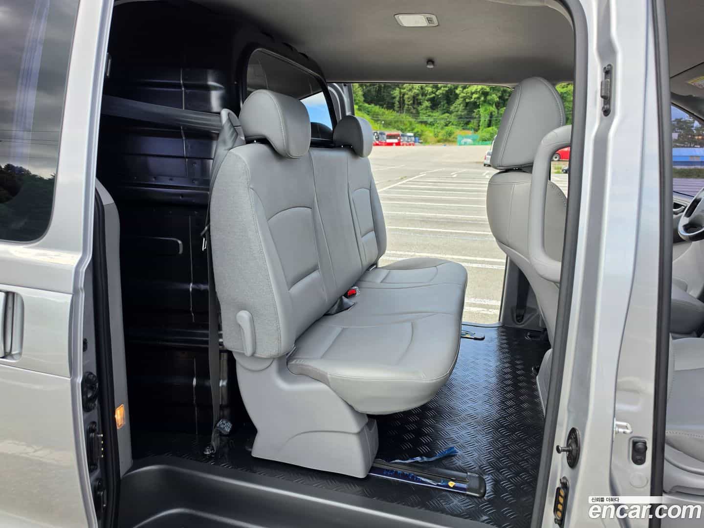 Starex Hyundai 2018.9-OPTION-016