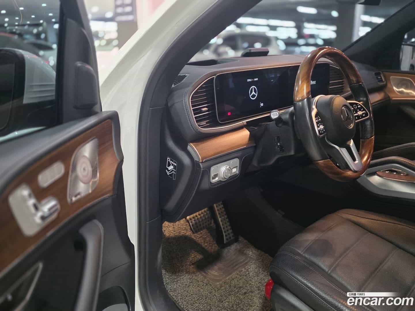 GLS-Class Mercedes-Benz 2021.3-INNER-007