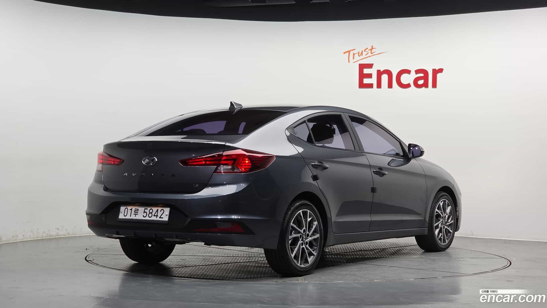 AVANTE Hyundai 2019.0-OUTER-002