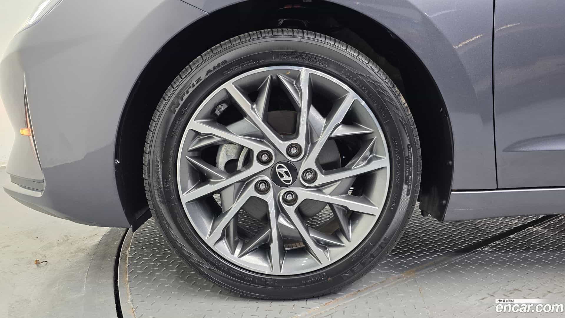 AVANTE Hyundai 2019.0-OUTER-005