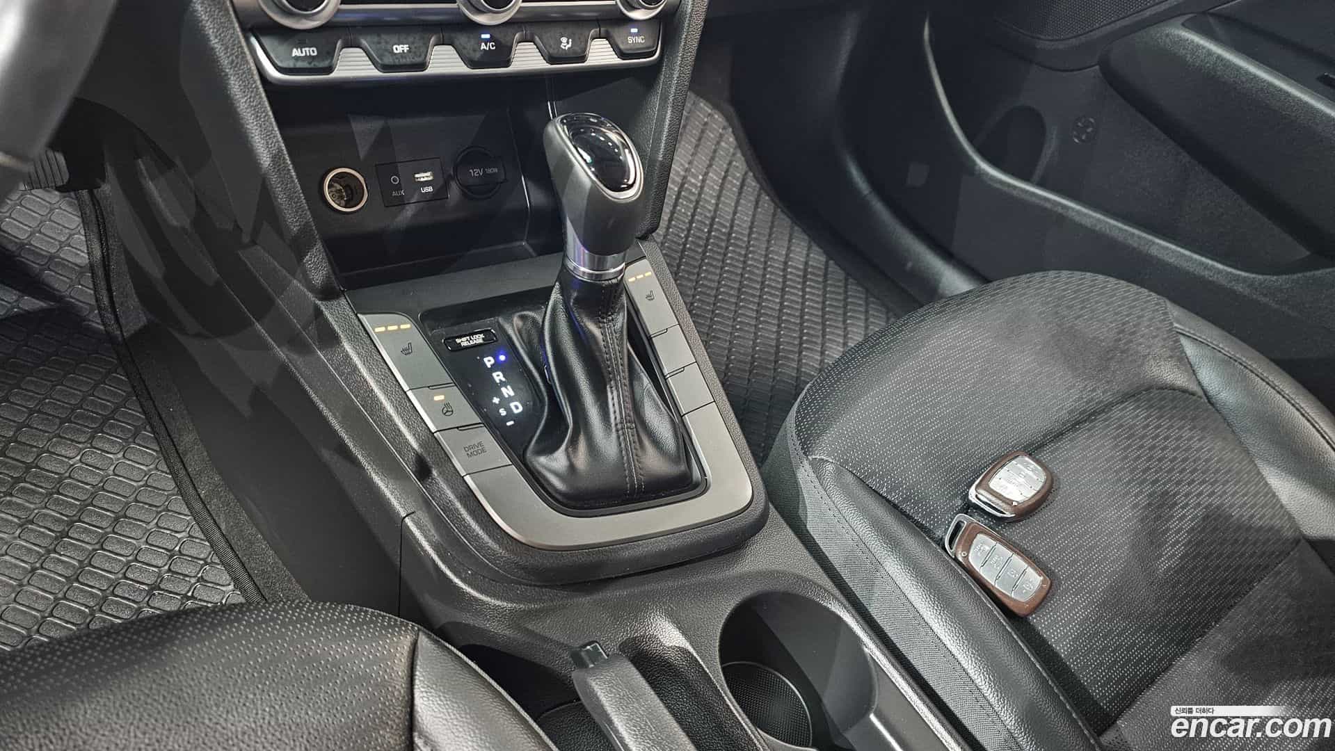 AVANTE Hyundai 2019.1-INNER-009
