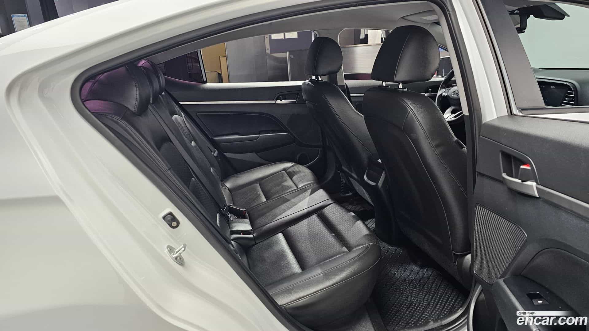 AVANTE Hyundai 2019.1-OPTION-015