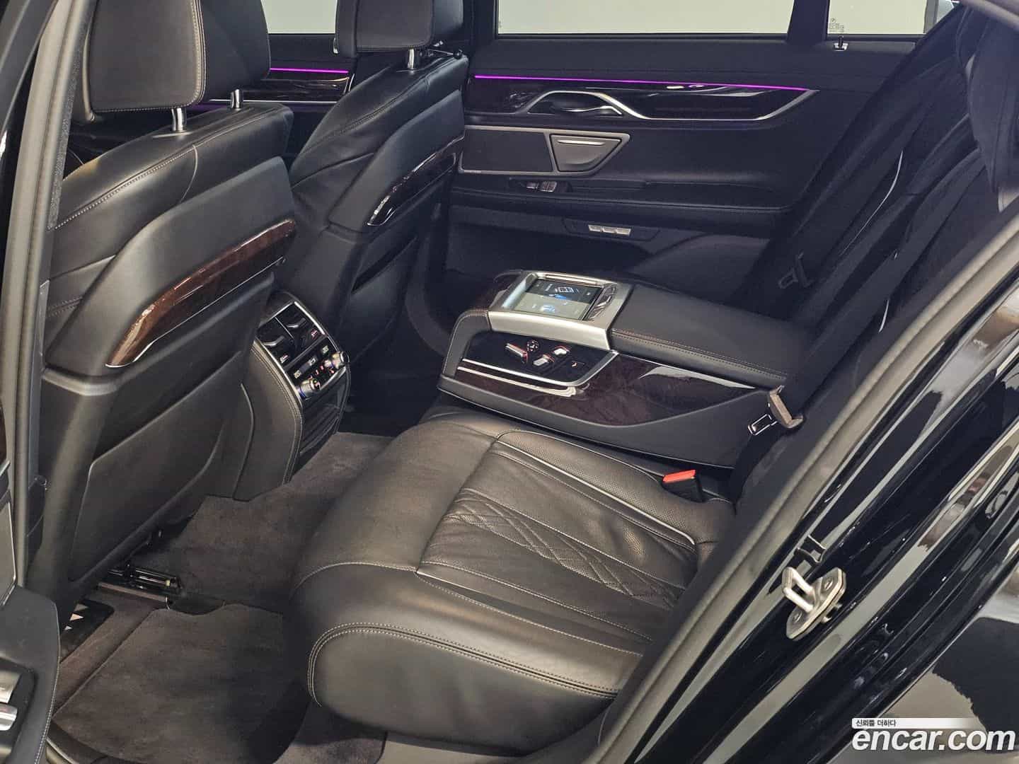 7-Series BMW 2016.6-OUTER-006