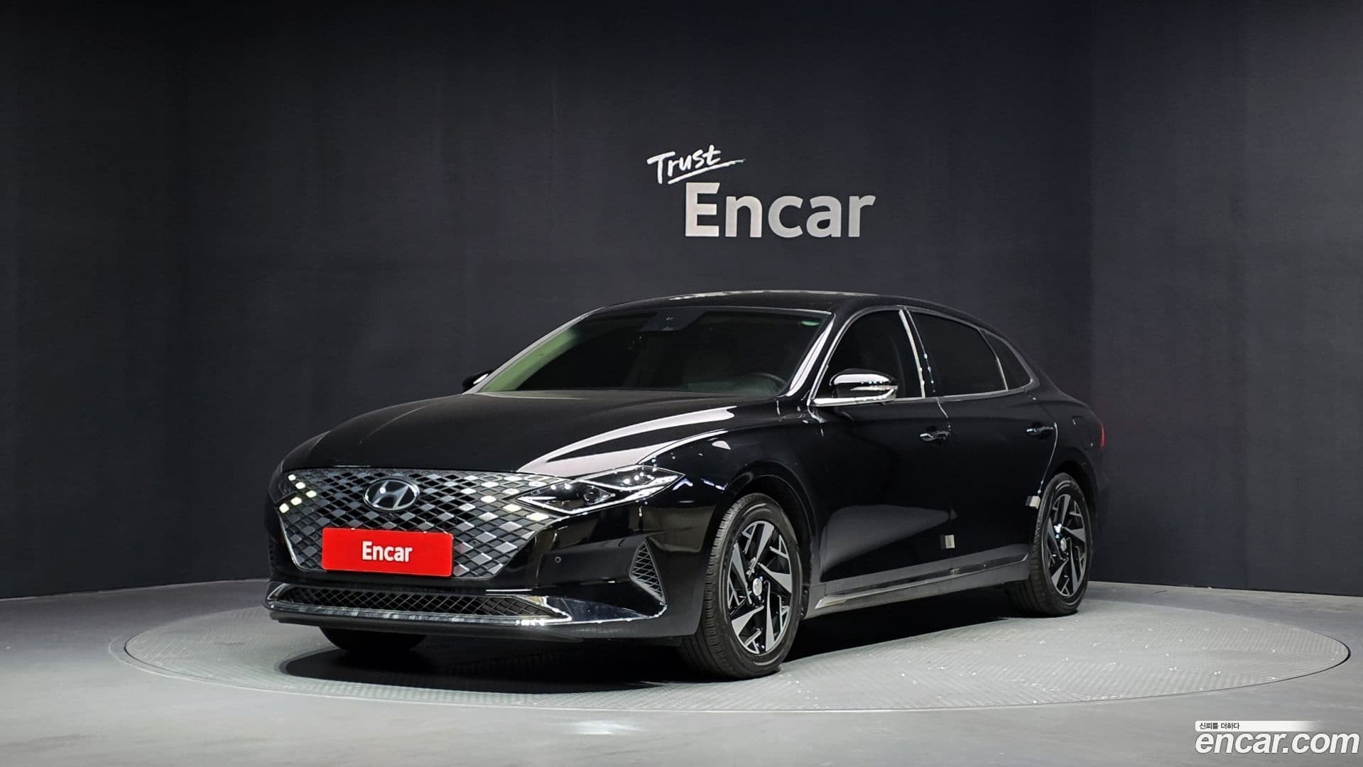 Main__Slider__Photo:Grandeur Hyundai 2022.6-0
