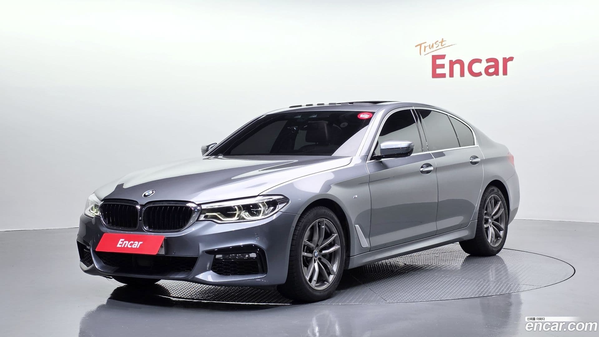 Main__Slider__Photo:5-Series BMW 2017.9-0