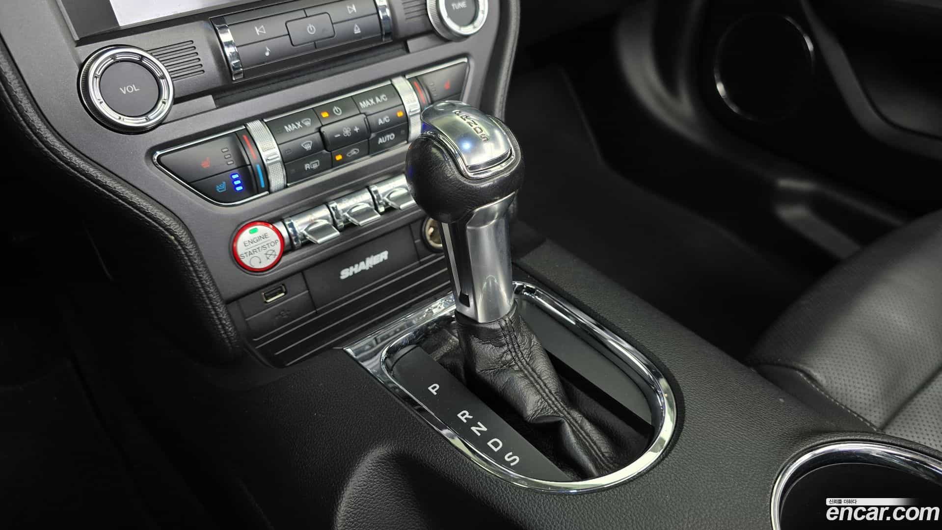 Mustang Ford 2017.11-INNER-009