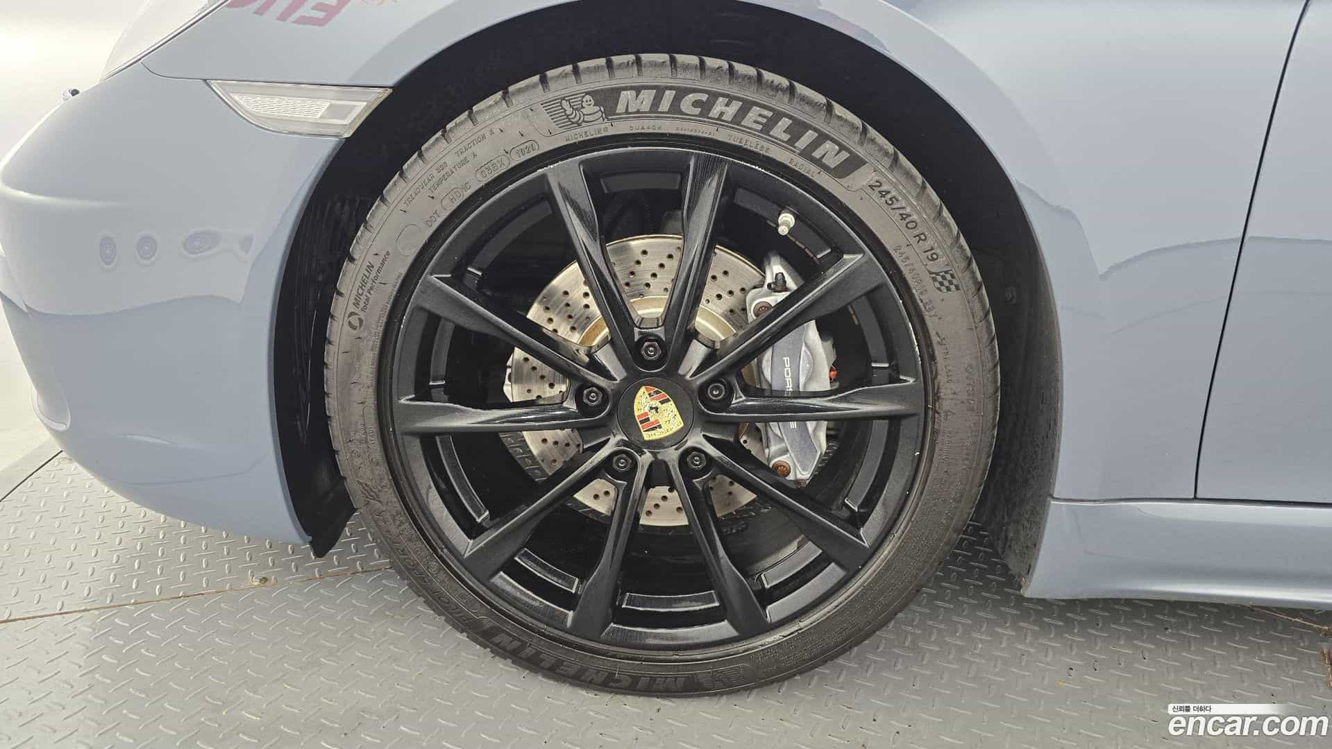 718 Porsche 2017.3-OUTER-005