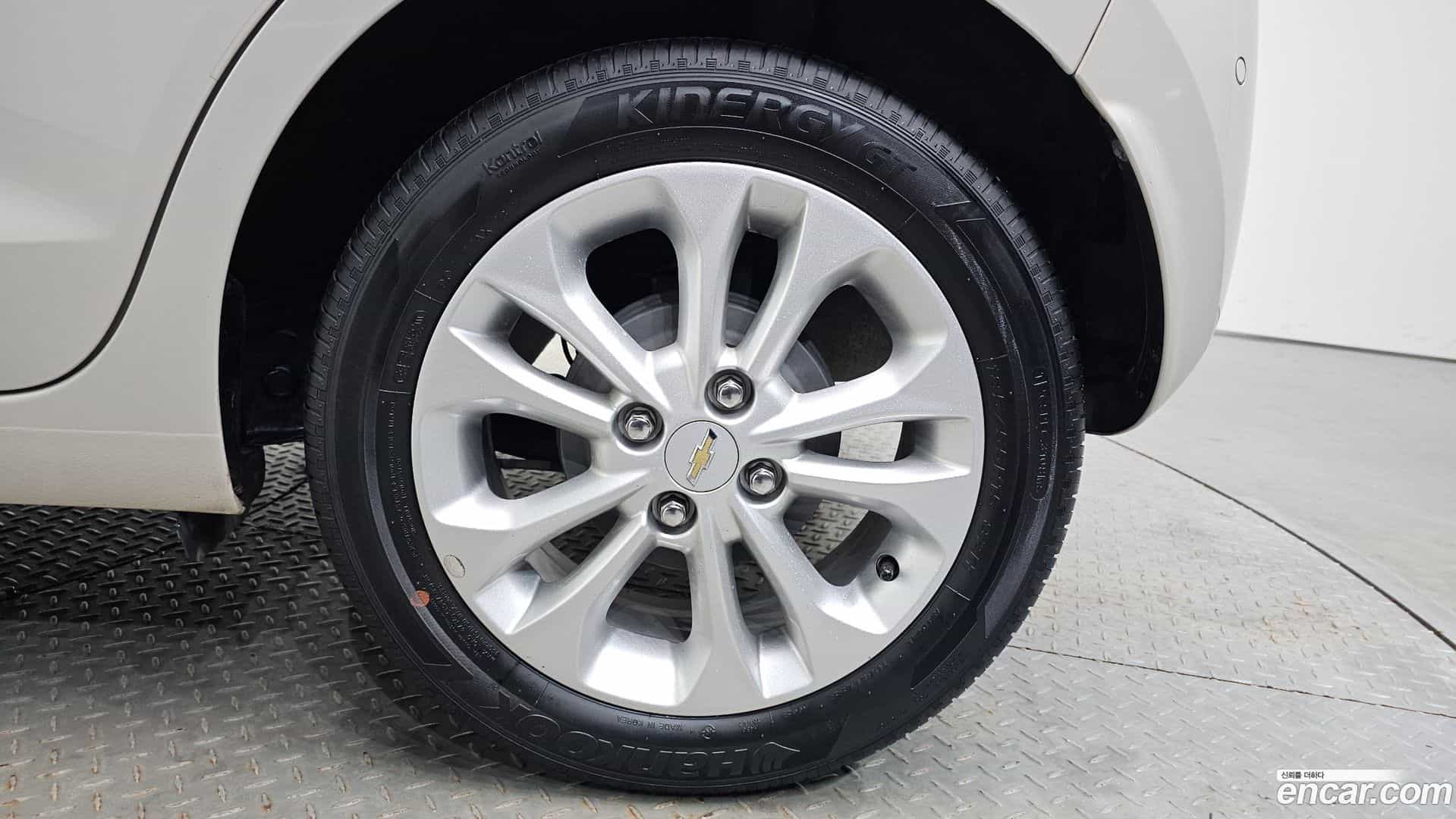 Spark Chevrolet 2021.0-OUTER-031