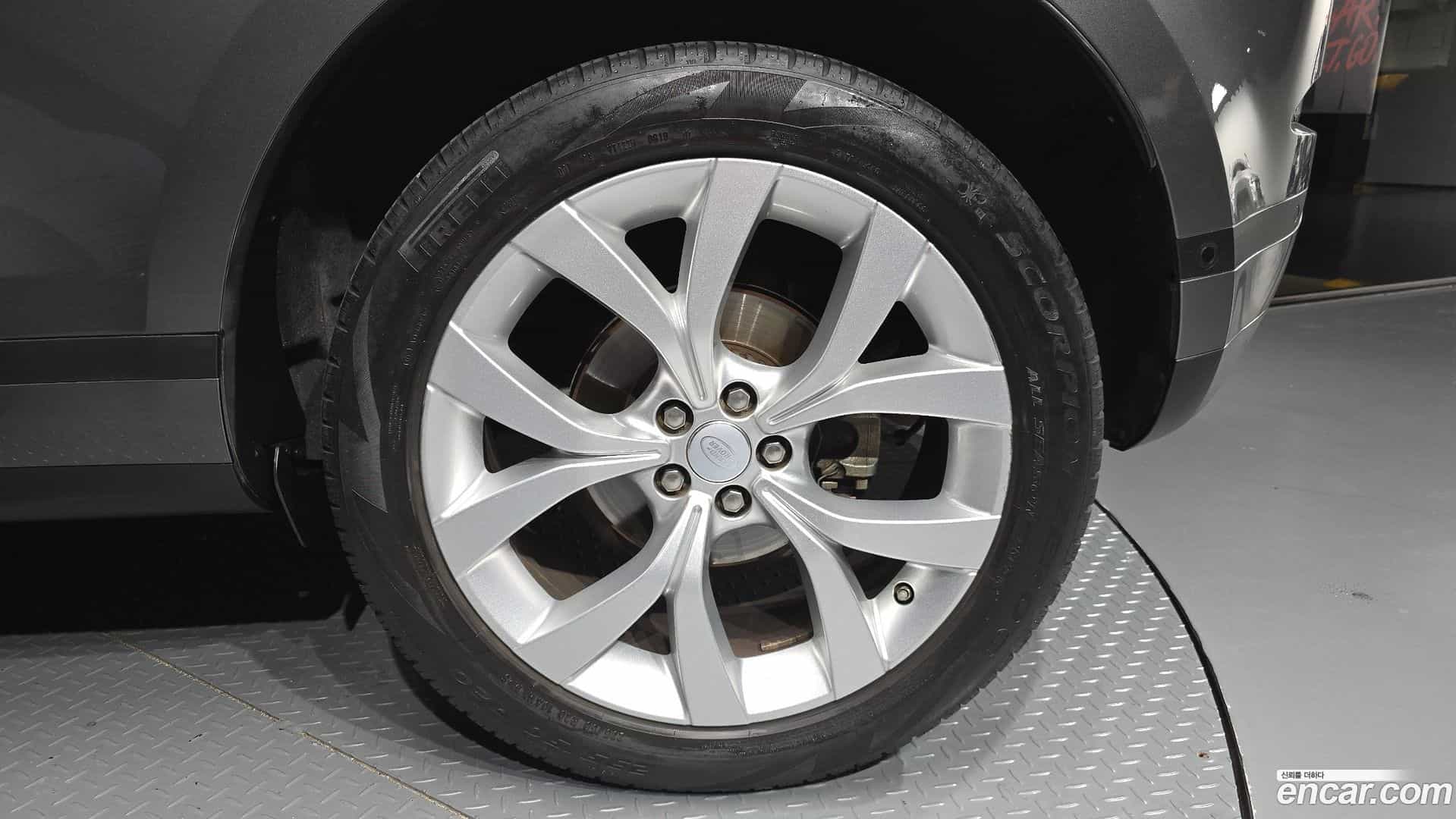 Range Rover Evoque Land Rover 2020.5-OUTER-031