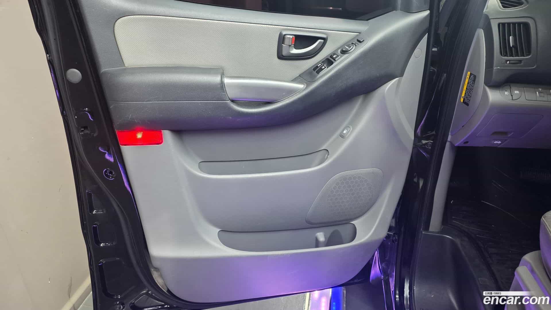 Starex Hyundai 2017.2-OPTION-015