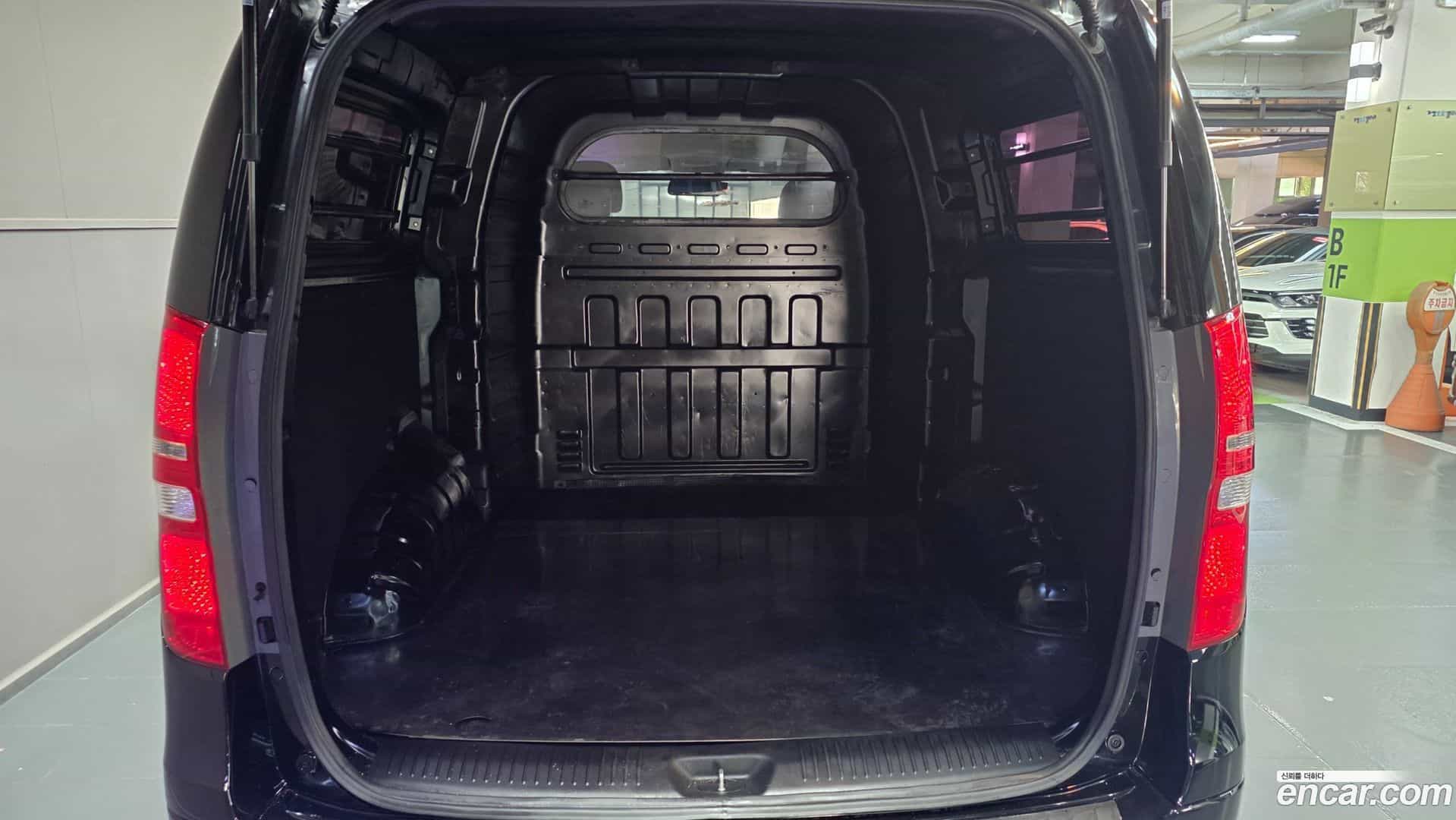 Starex Hyundai 2017.2-OPTION-020
