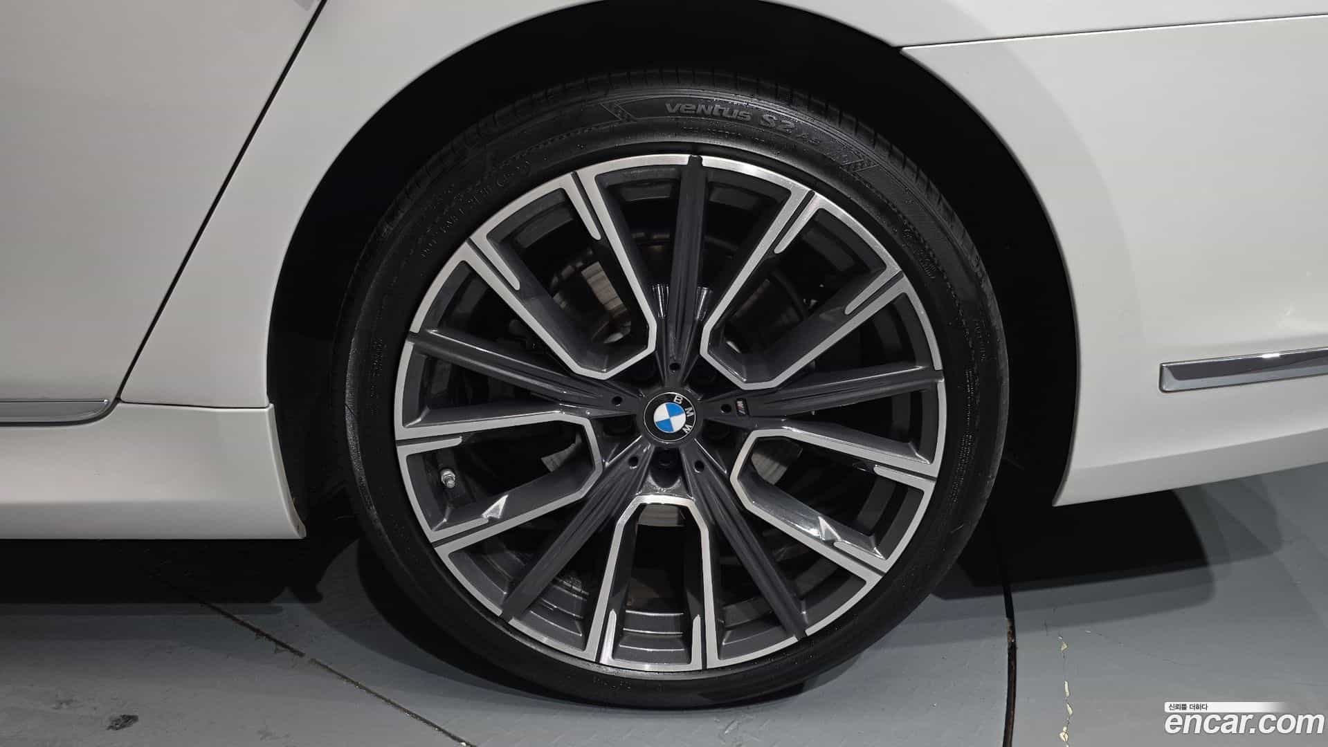 7-Series BMW 2019.11-OUTER-031