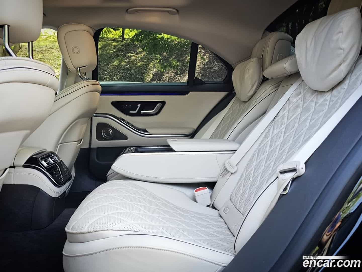 S-Class Mercedes-Benz 2022.0-OPTION-022