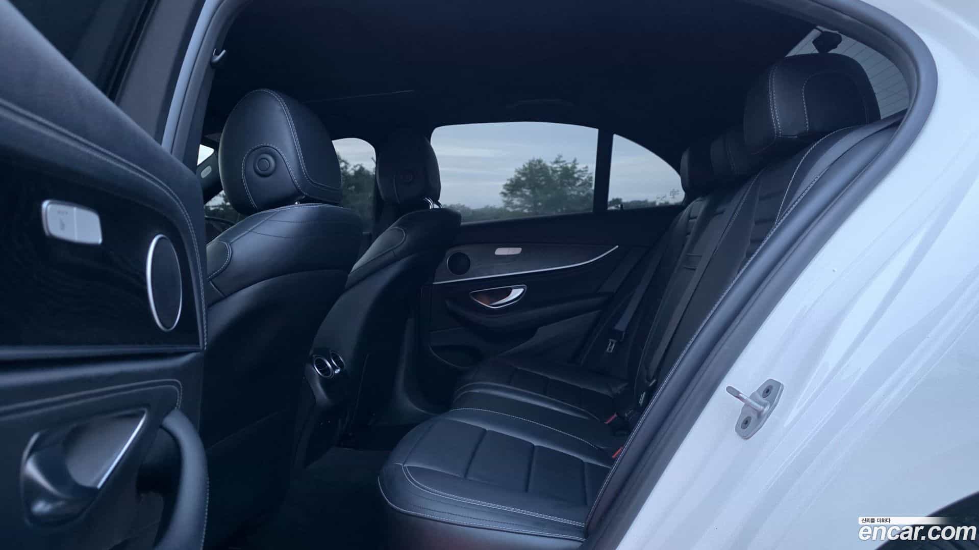 E-Class Mercedes-Benz 2021.6-OPTION-016