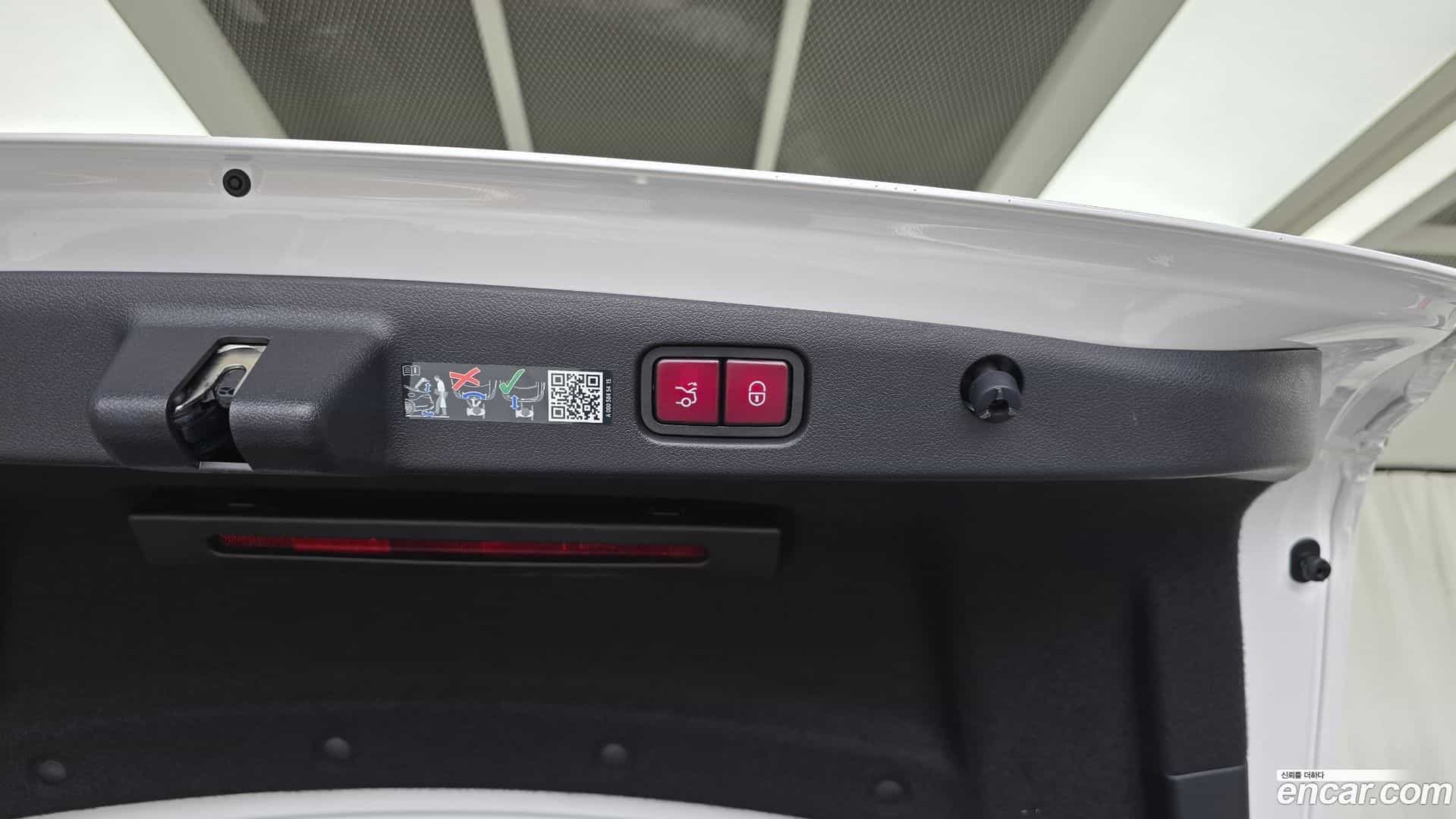E-Class Mercedes-Benz 2024.4-OPTION-045