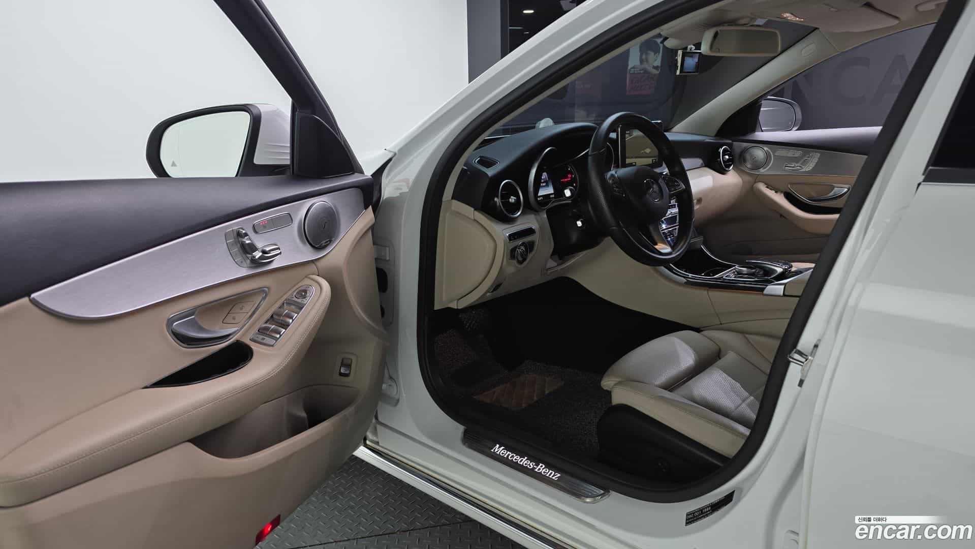 C-Class Mercedes-Benz 2016.6-INNER-010