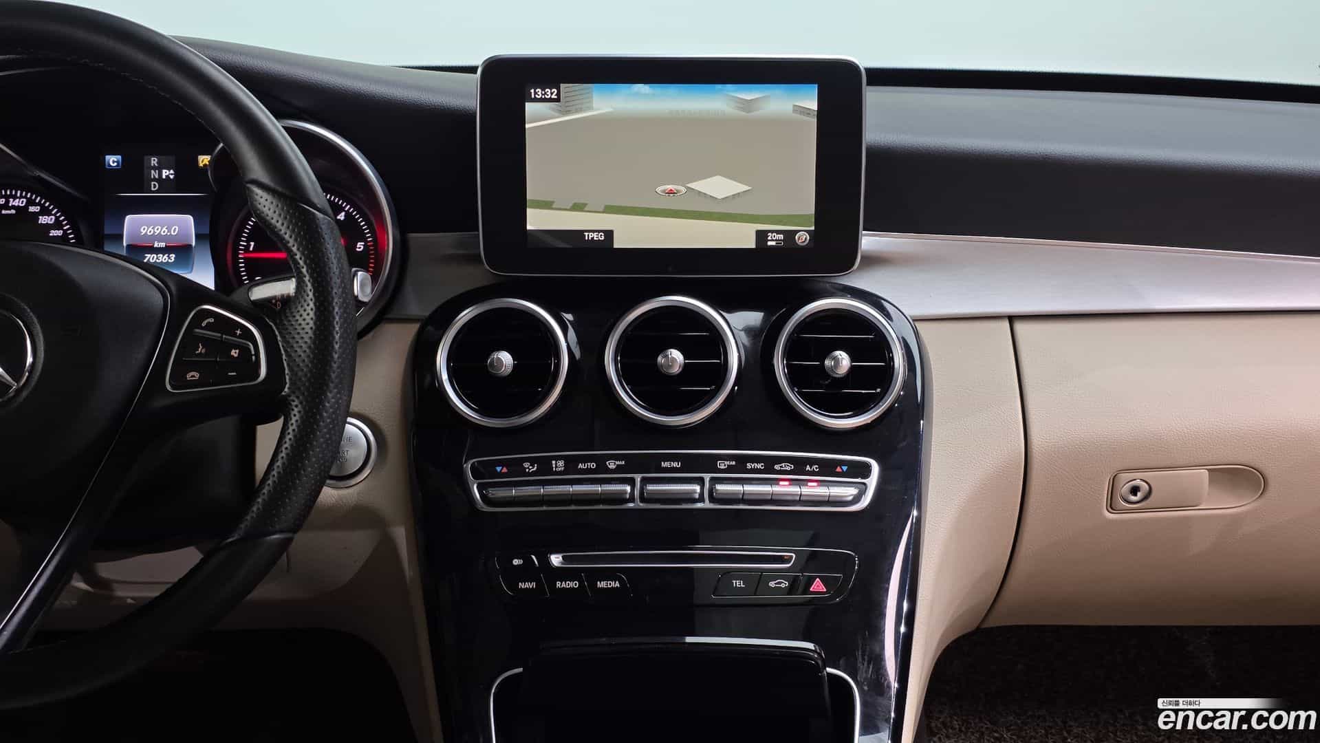 C-Class Mercedes-Benz 2016.6-OPTION-016