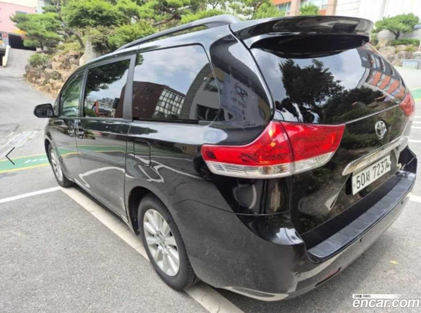 Sienna Toyota 2014.11-OUTER-002