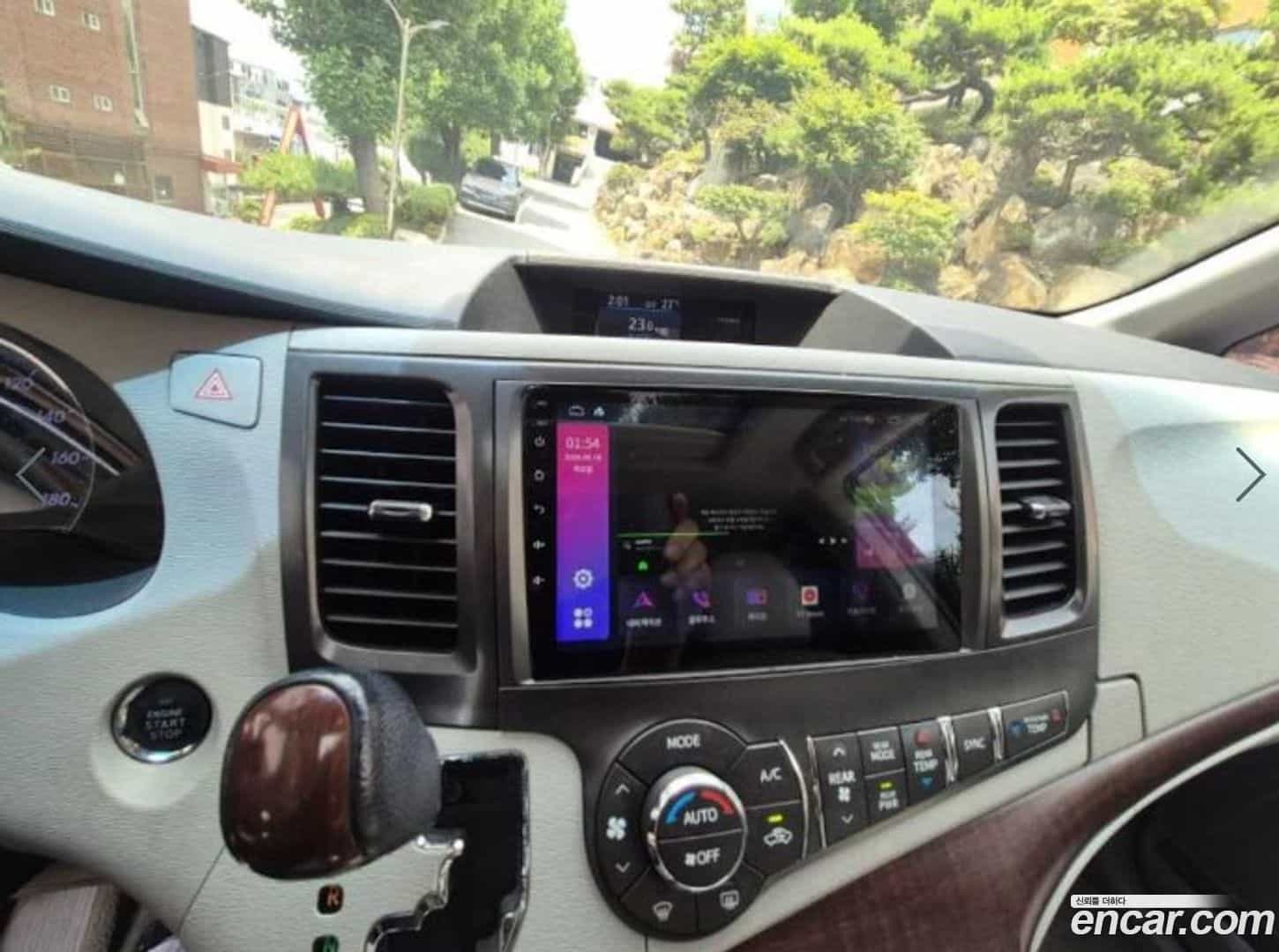 Sienna Toyota 2014.11-OUTER-006