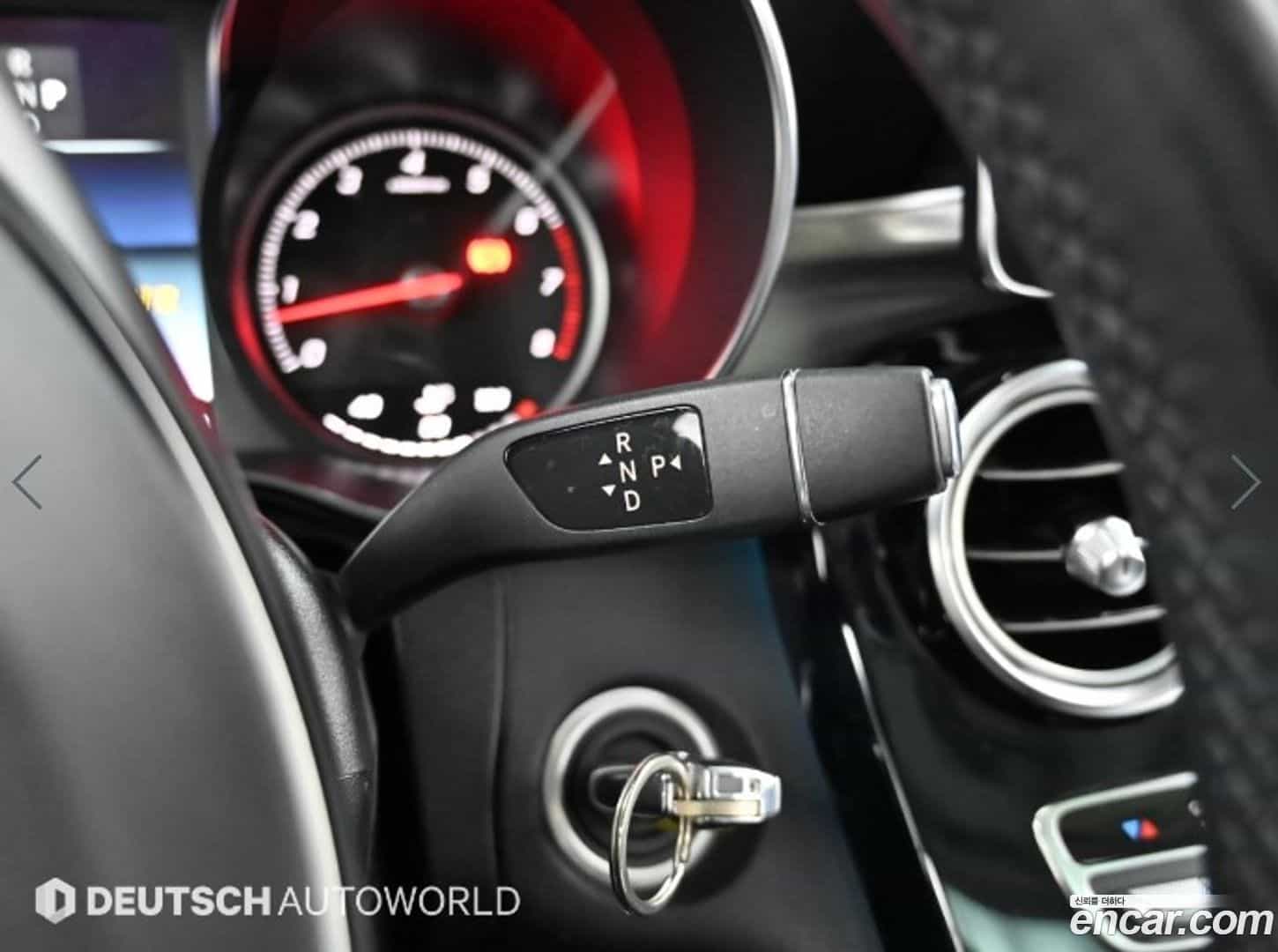 GLC-Class Mercedes-Benz 2019.10-INNER-009