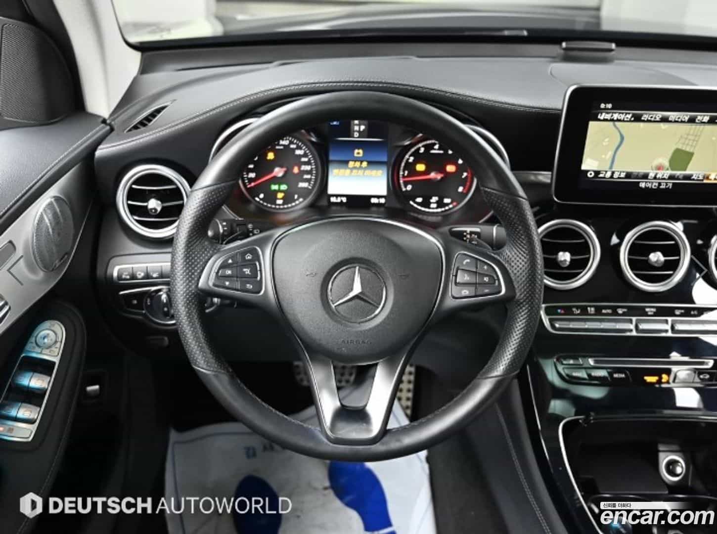 GLC-Class Mercedes-Benz 2019.10-OPTION-017
