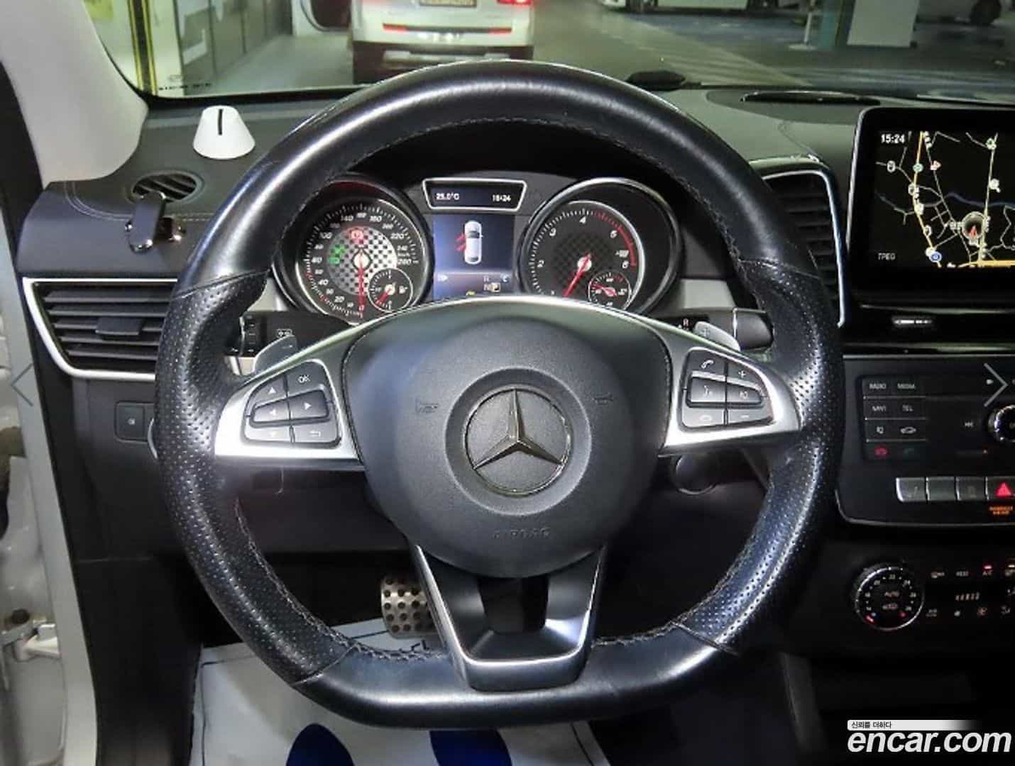 GLE-Class Mercedes-Benz 2017.6-INNER-008