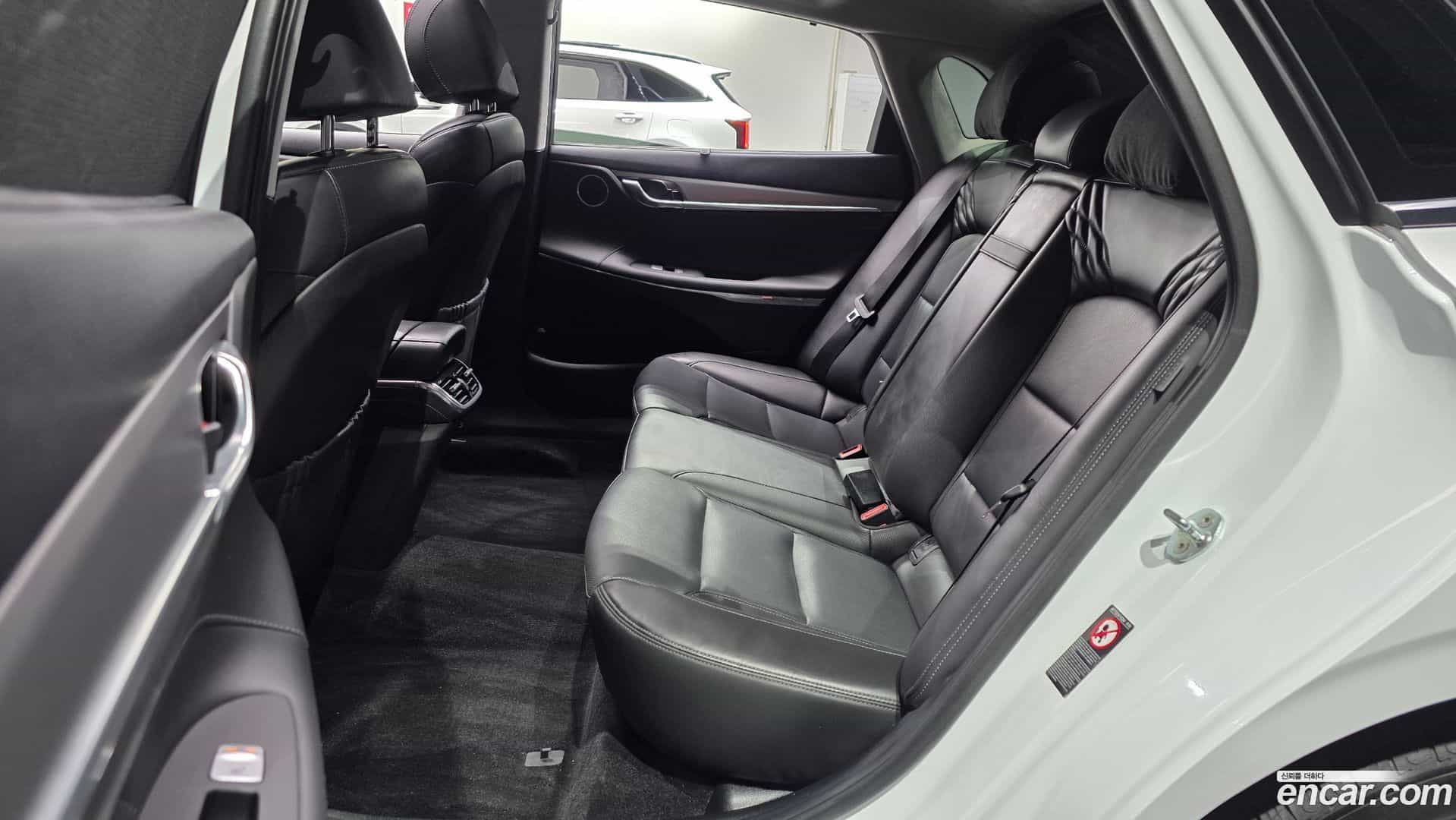 Grandeur Hyundai 2021.1-OPTION-015