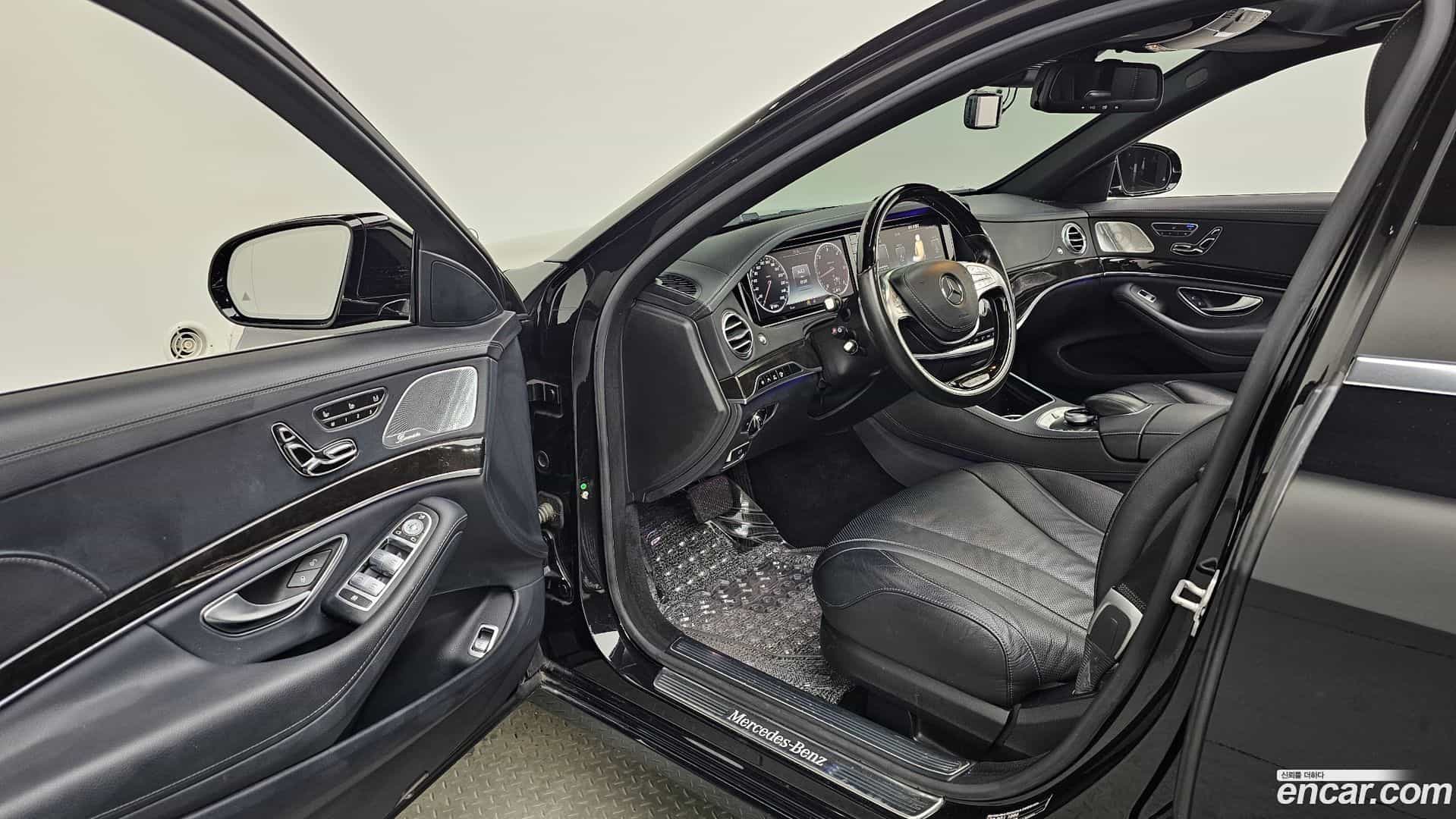 S-Class Mercedes-Benz 2014.9-INNER-010