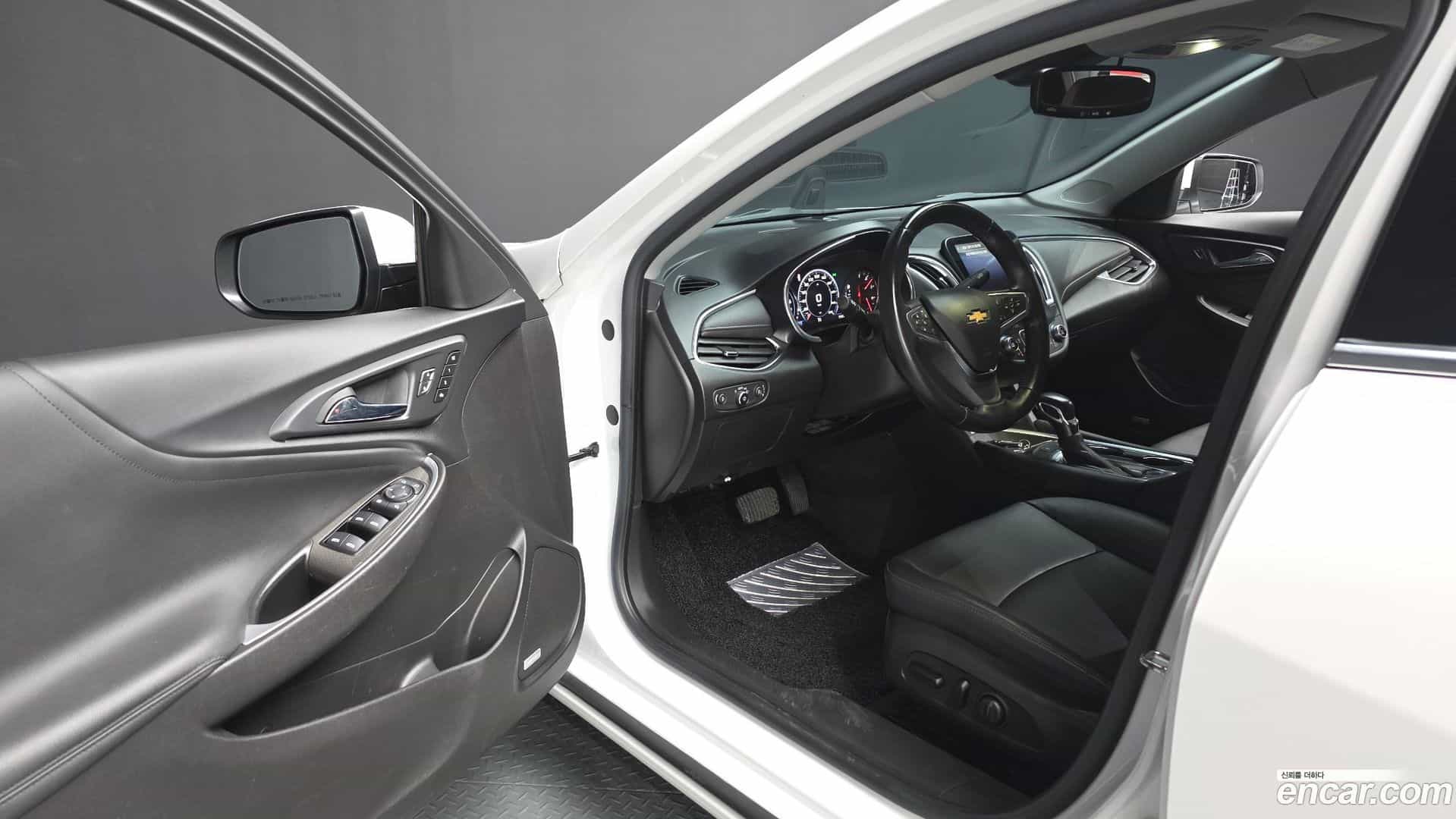 Malibu Chevrolet 2021.5-INNER-010