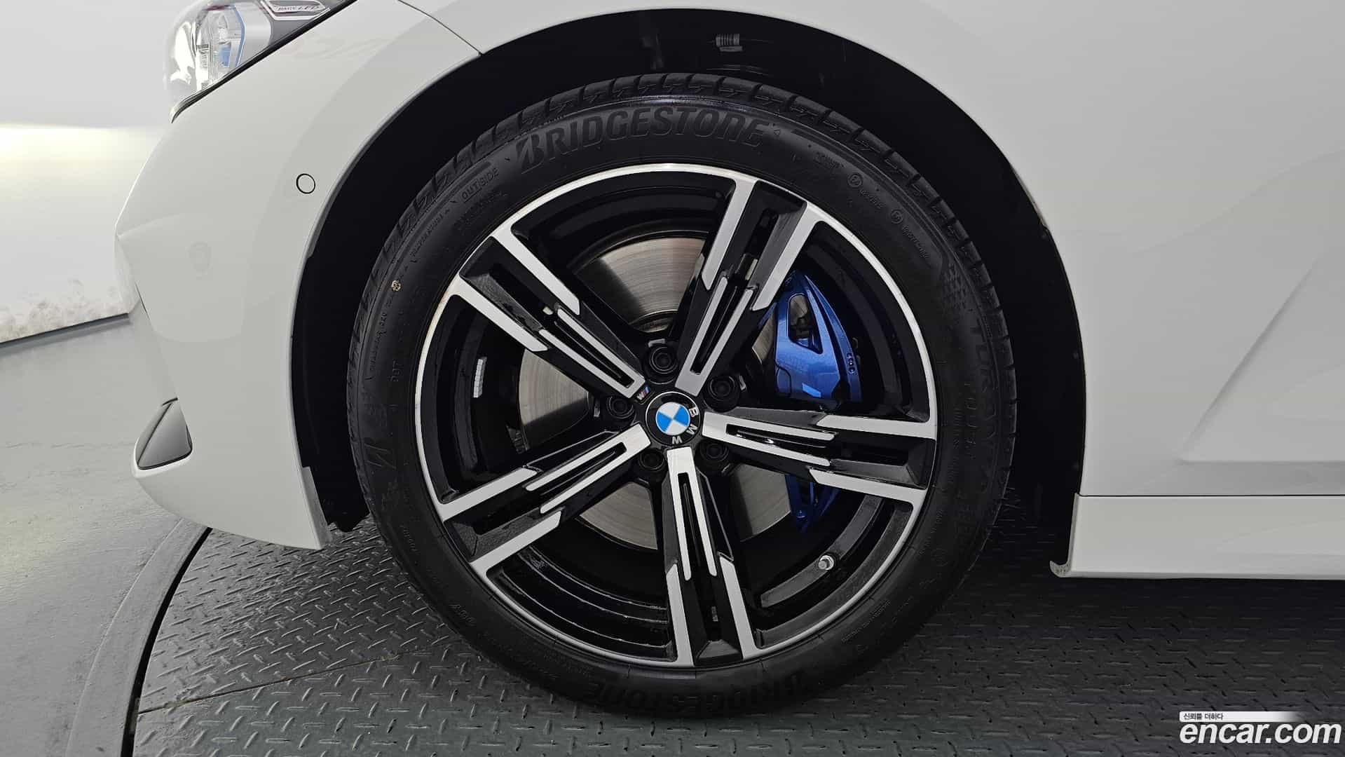 3-Series BMW 2025.10-OUTER-005