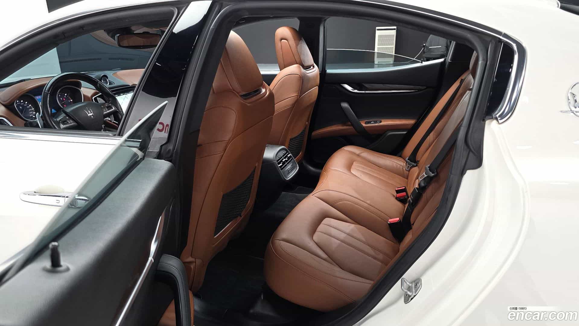Ghibli Maserati 2017.10-OPTION-016