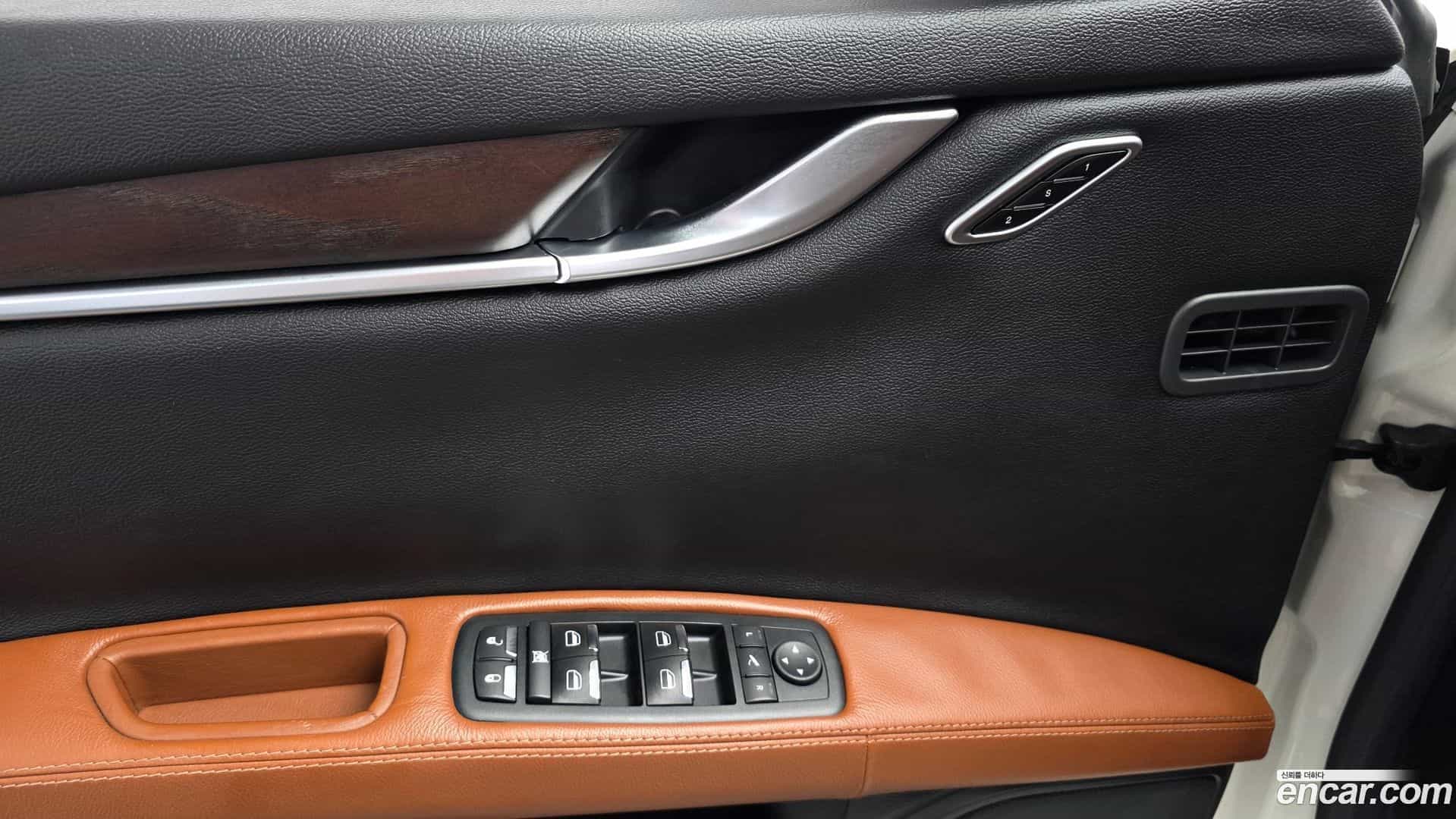 Ghibli Maserati 2017.10-OPTION-022
