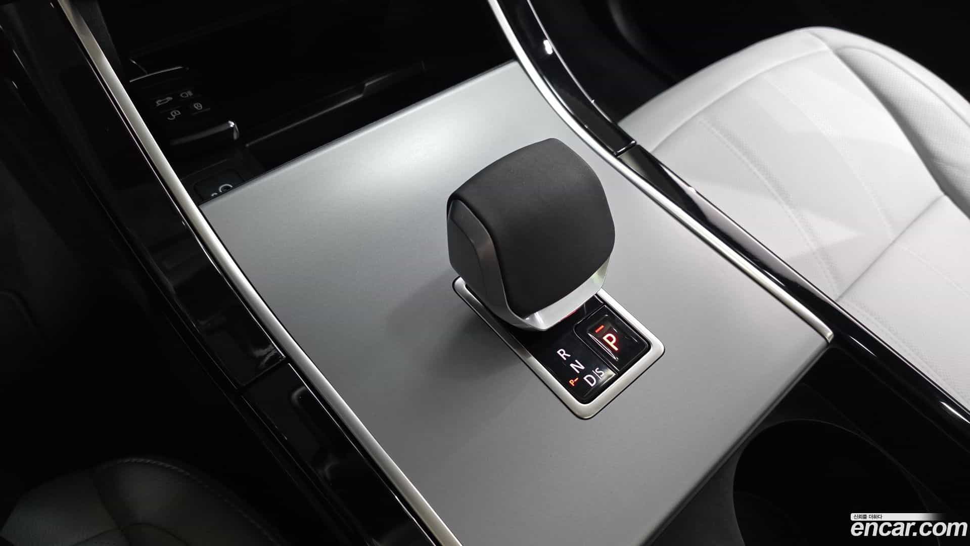 Range Rover Evoque Land Rover 2025.11-INNER-009