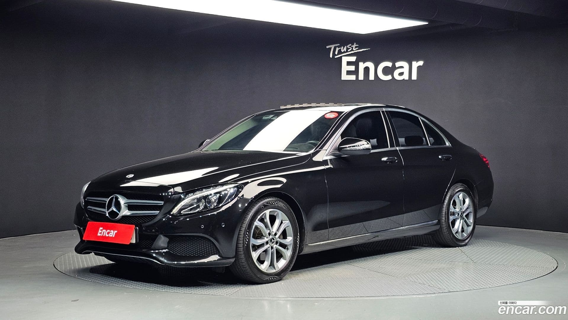 Main__Slider__Photo:C-Class Mercedes-Benz 2017.7-0
