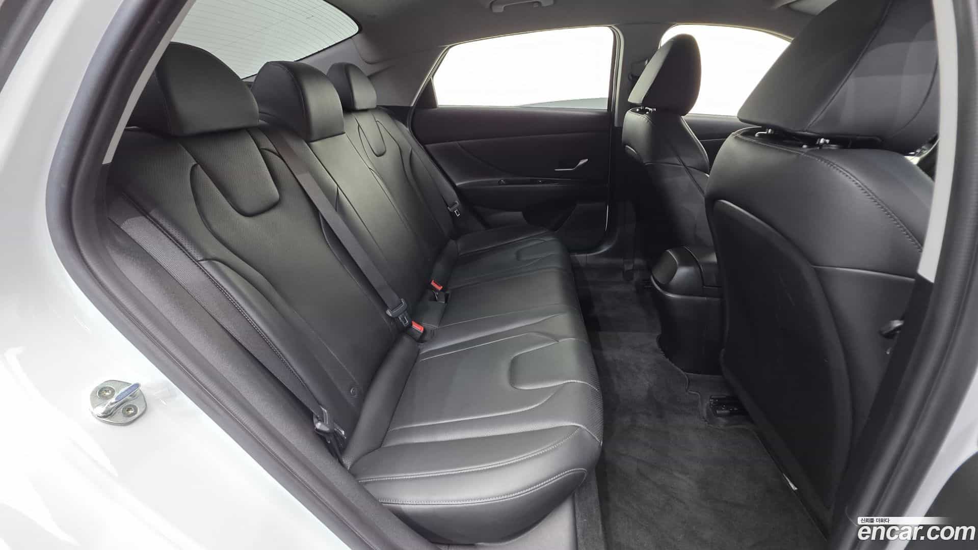 AVANTE Hyundai 2021.1-OPTION-024