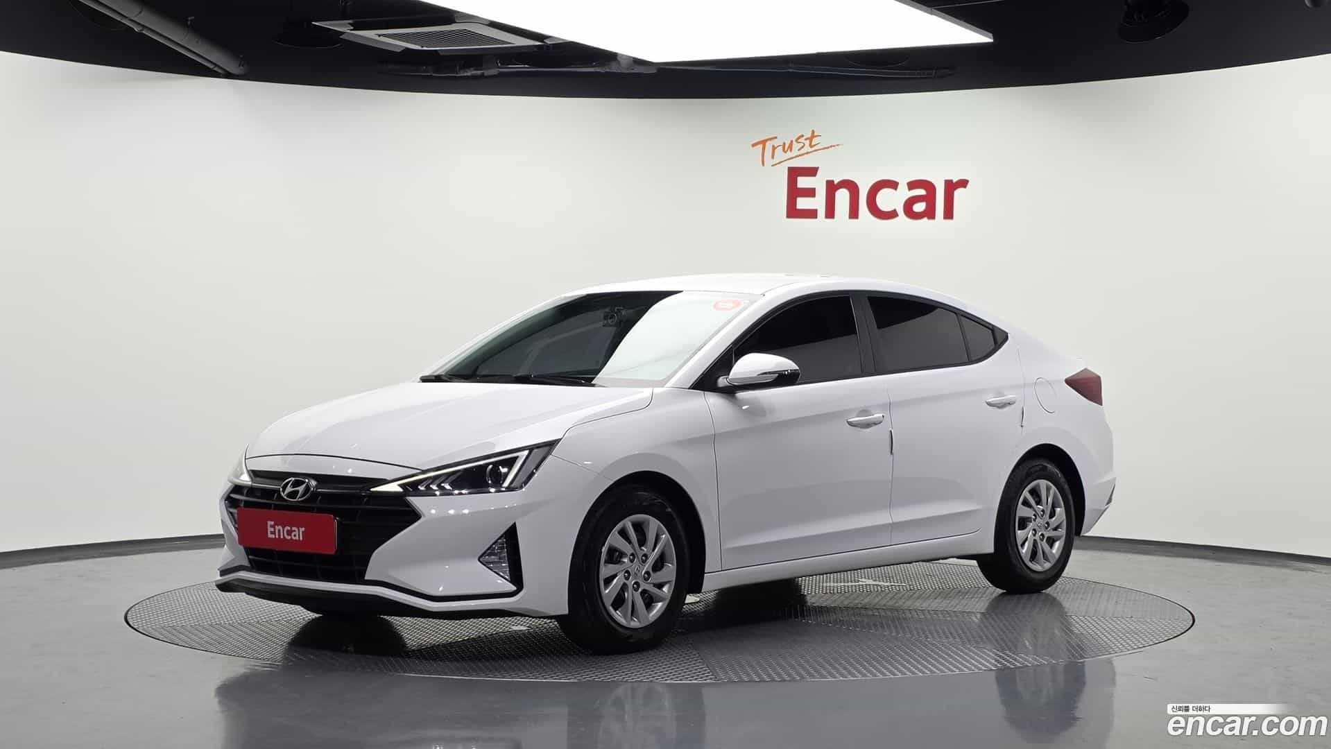AVANTE Hyundai 2018.10-OUTER-001