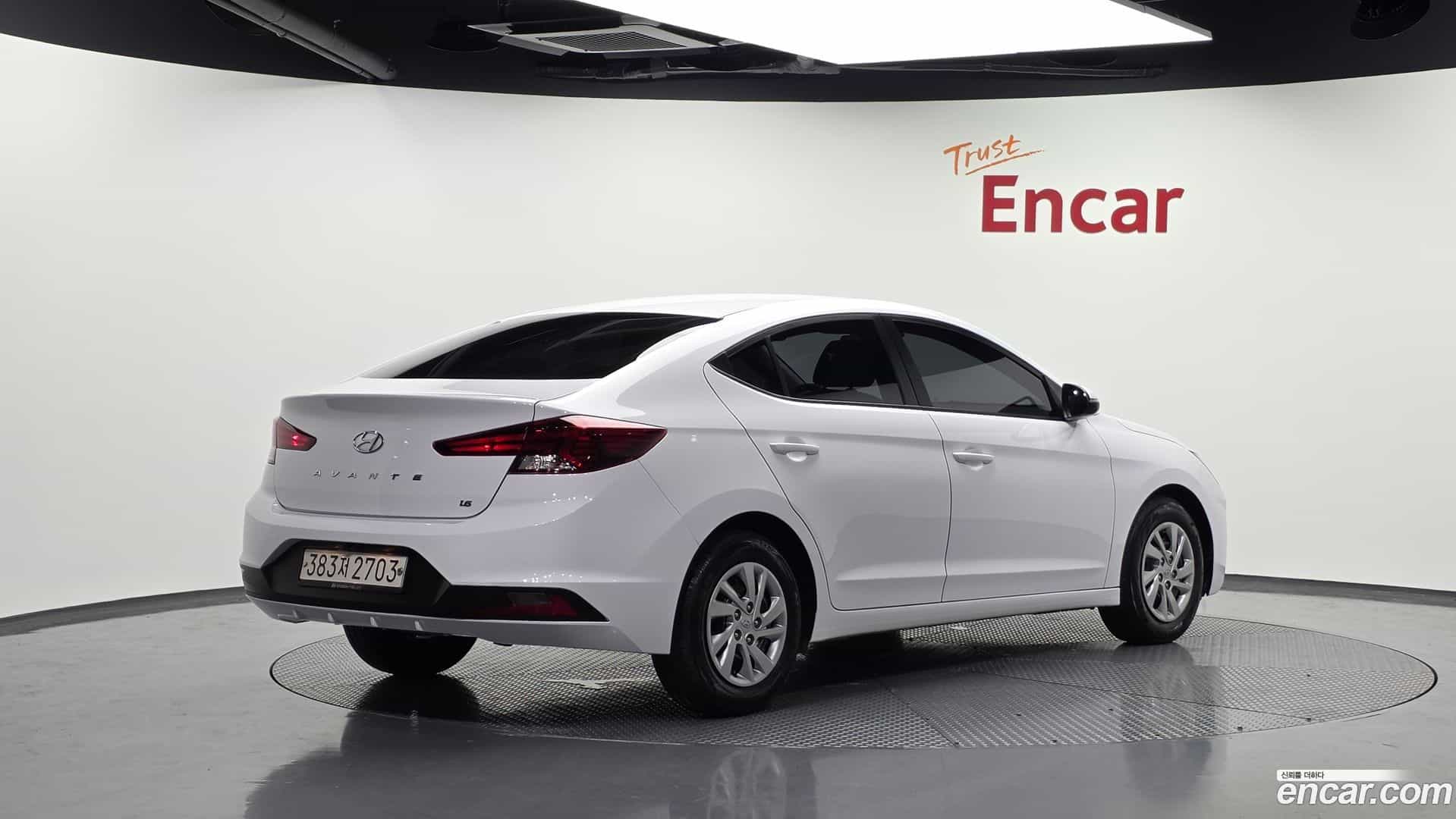 AVANTE Hyundai 2018.10-OUTER-002