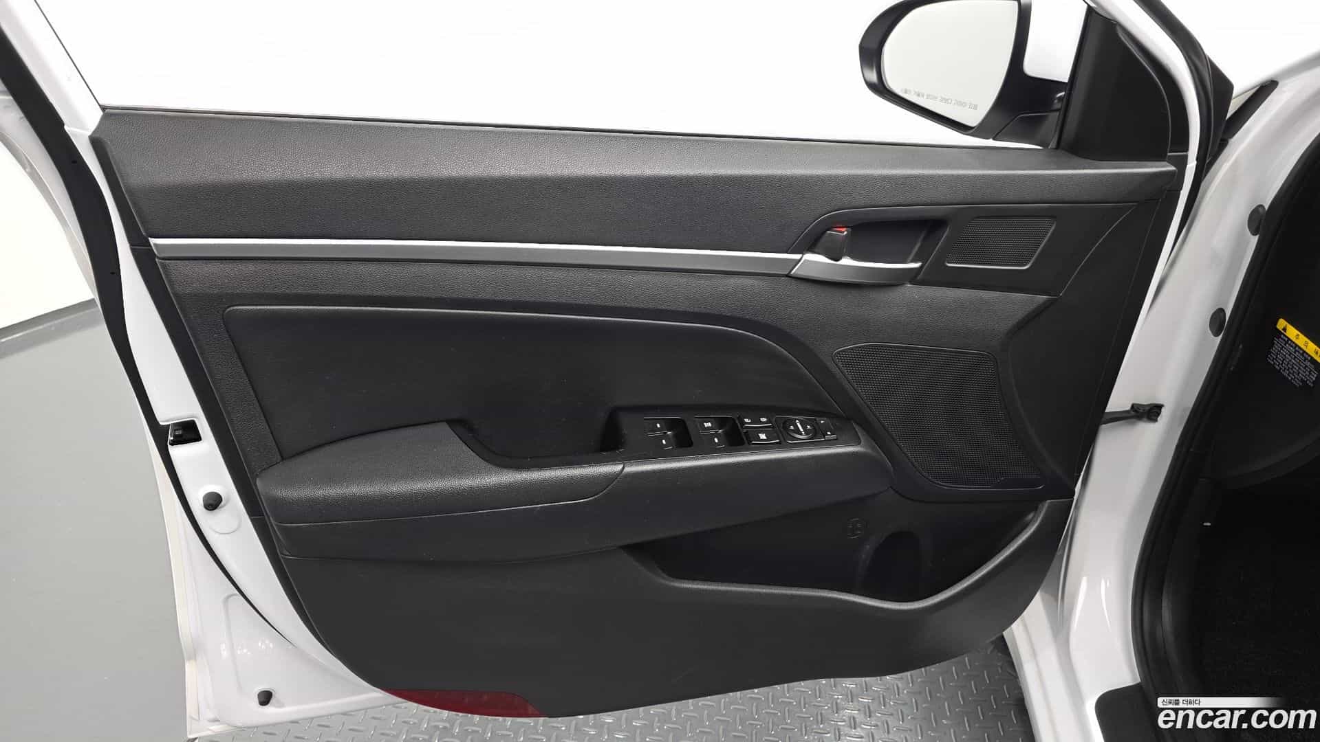 AVANTE Hyundai 2018.10-INNER-034