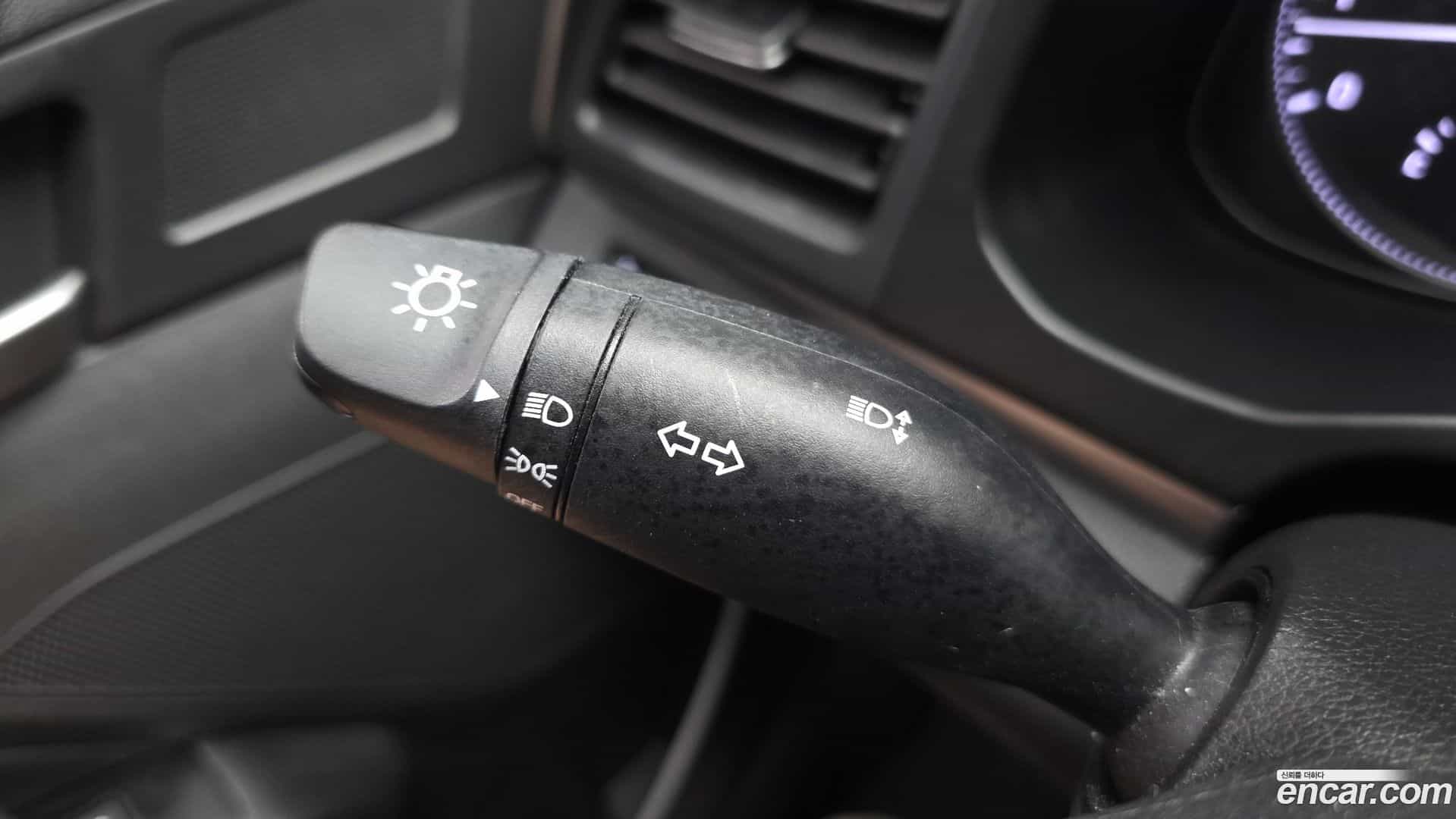 AVANTE Hyundai 2018.10-INNER-036