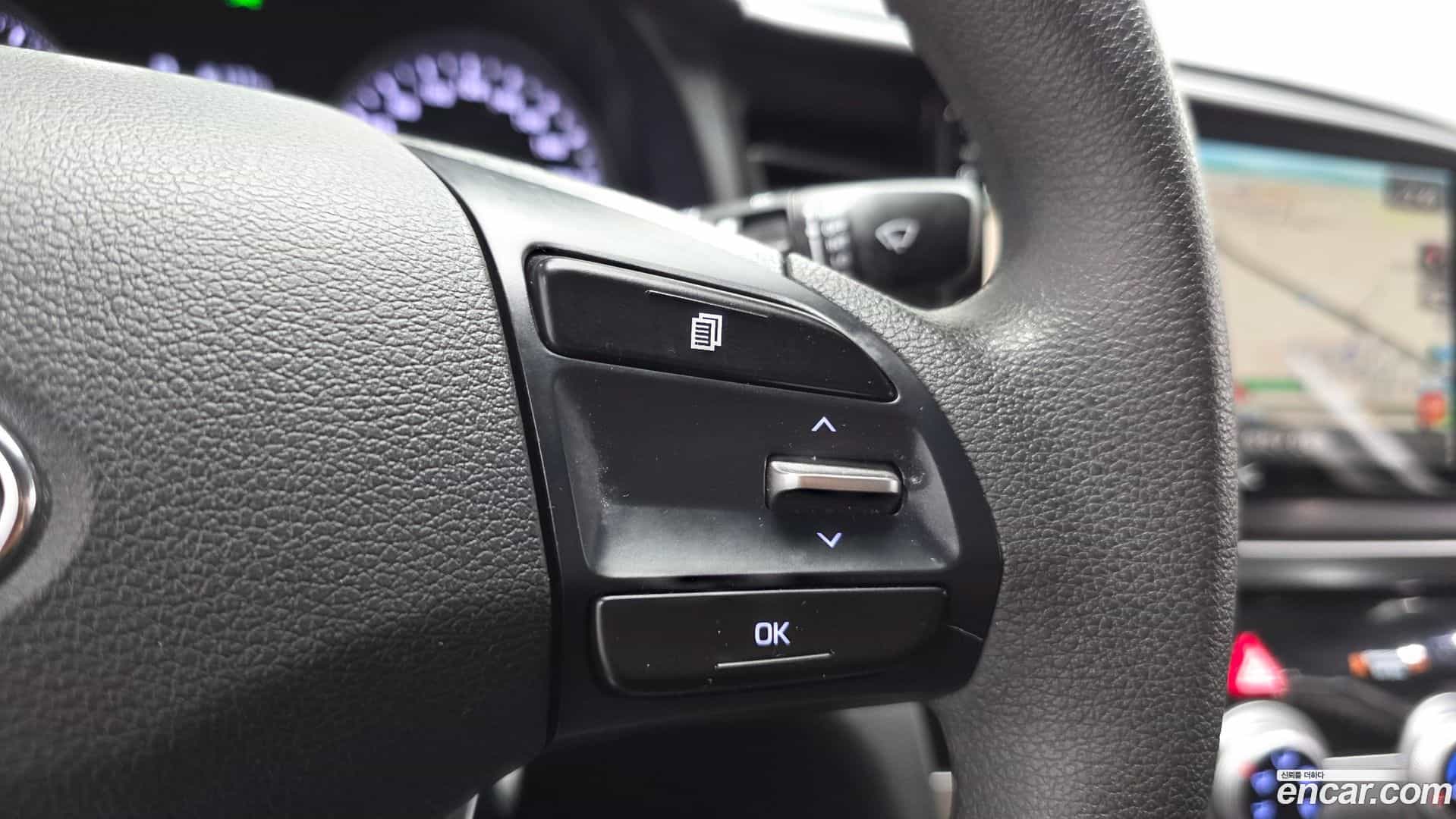 AVANTE Hyundai 2018.10-OPTION-043