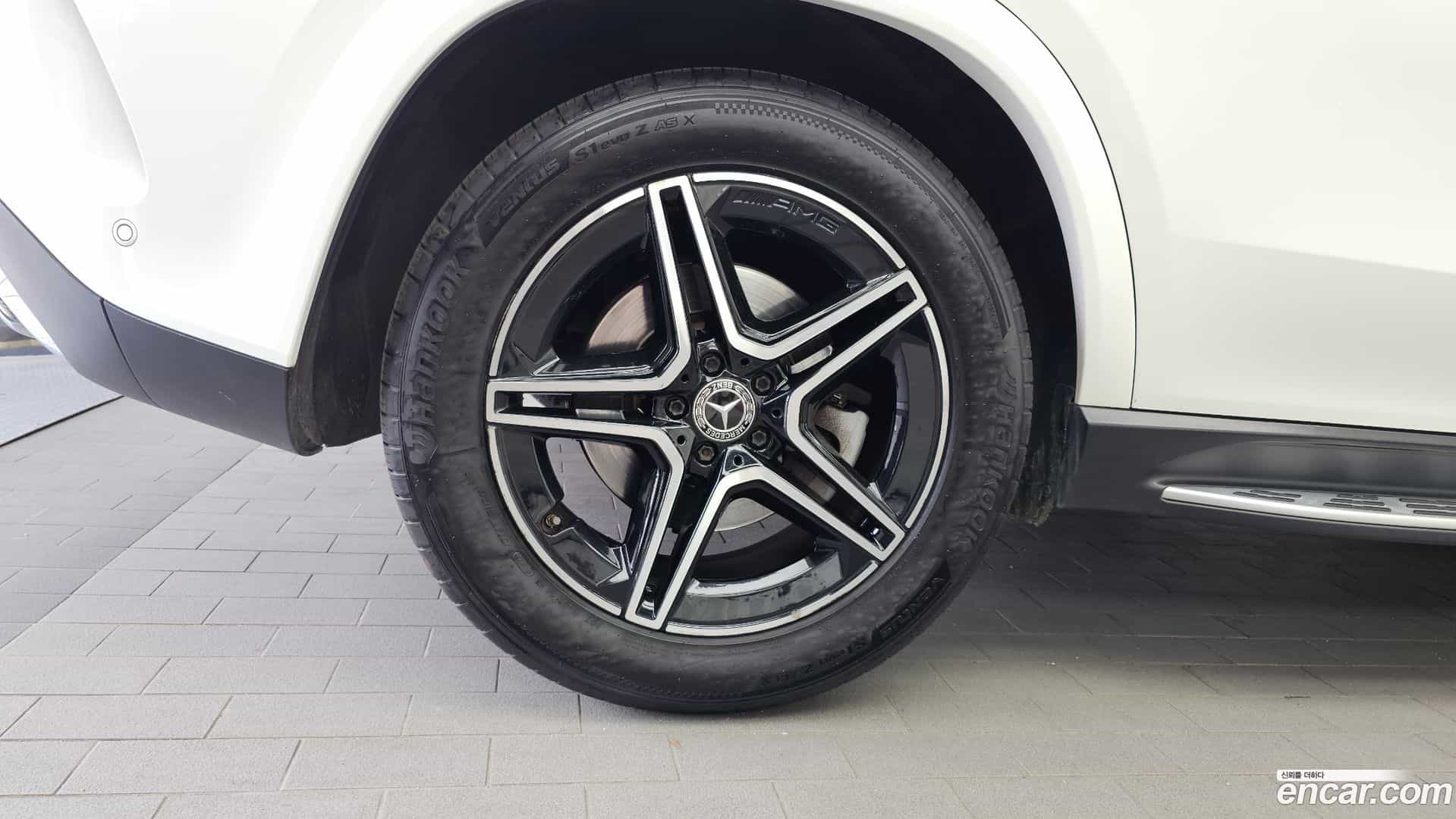 GLE-Class Mercedes-Benz 2019.9-OUTER-005