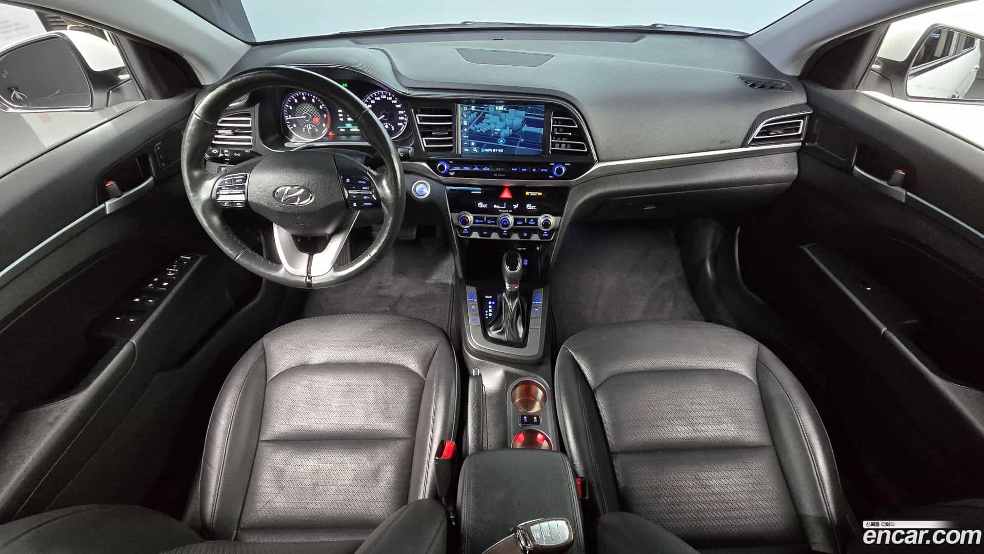 AVANTE Hyundai 2019.5-INNER-007