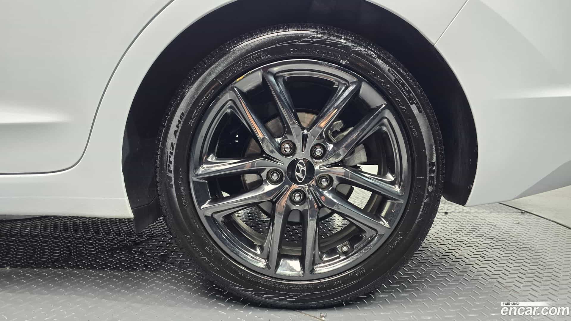 AVANTE Hyundai 2019.5-OUTER-031